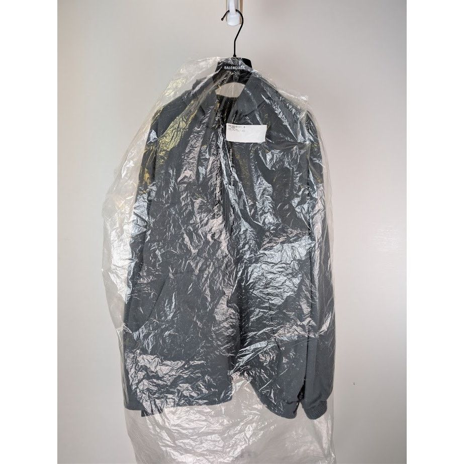 Balenciaga × Under Armour o1rshd1 Reversible Tracksuit Jacket in Black Size US S / EU 44-46 / 1 - 23 Thumbnail