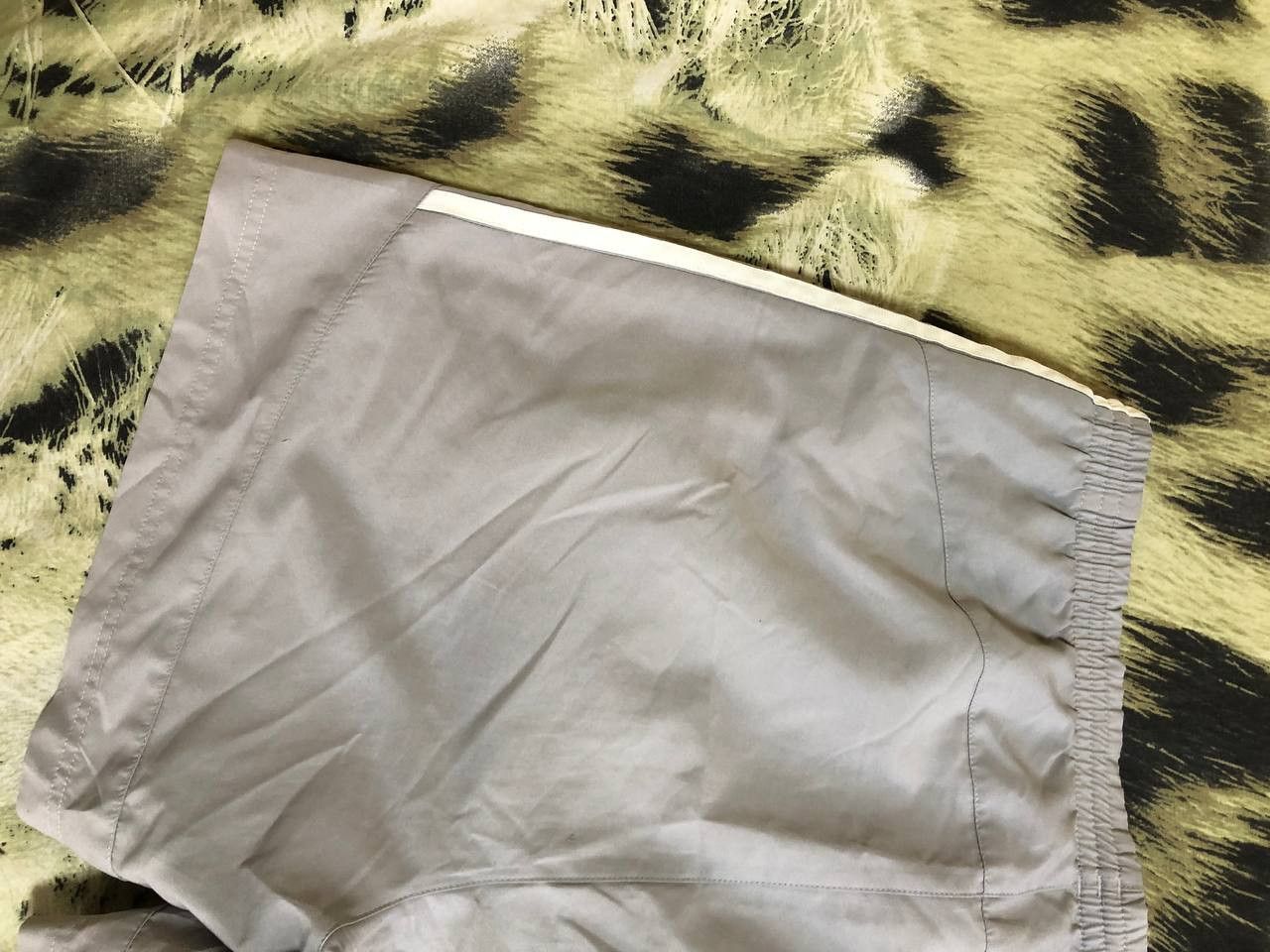 Adidas VINTAGE ADIDAS NYLON FOOTBALL RUNNINS SHORTS Size US 32 / EU 48 - 5 Thumbnail