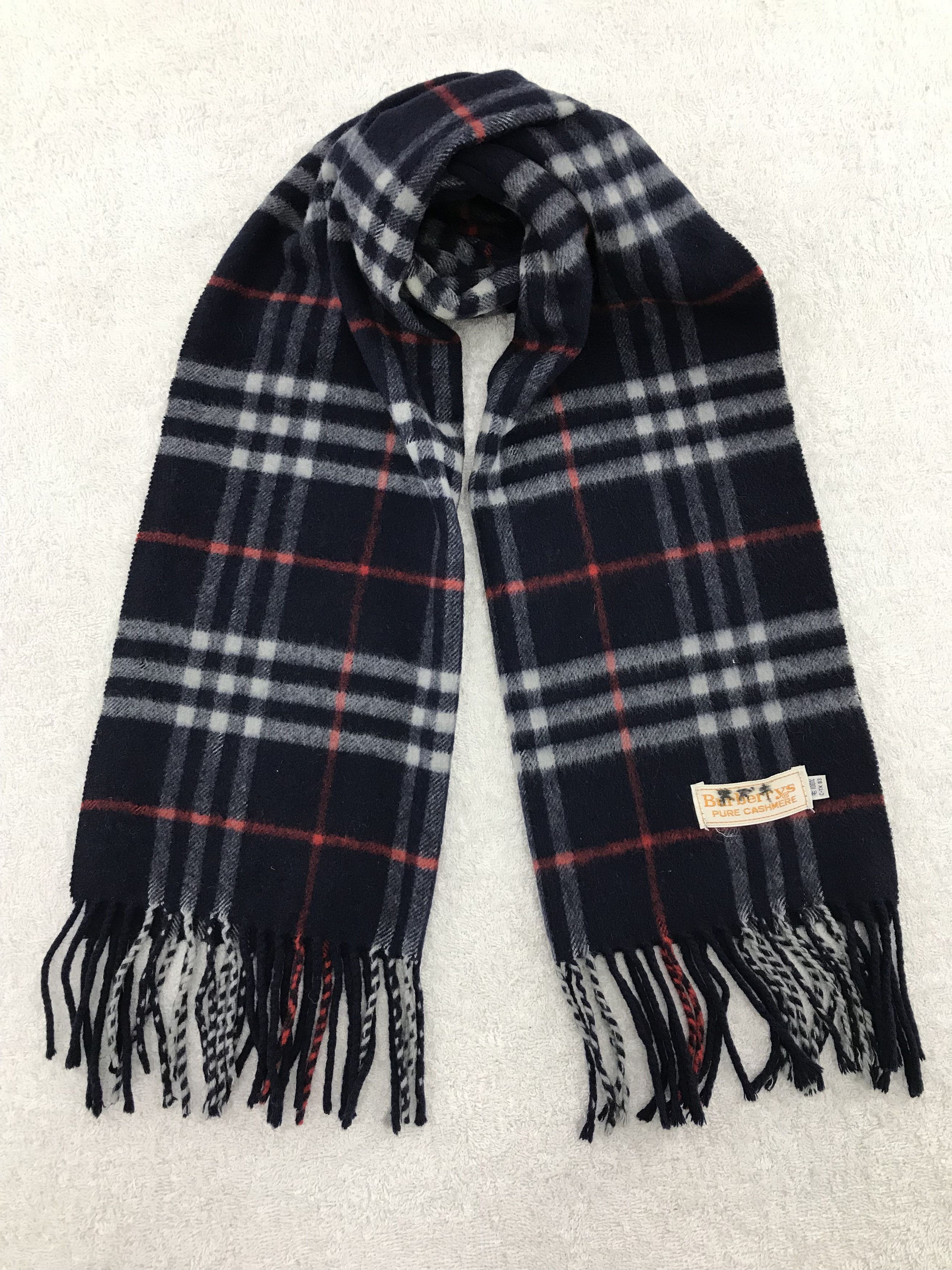 Burberry Scarf / Muffler / Neckwear - WW226