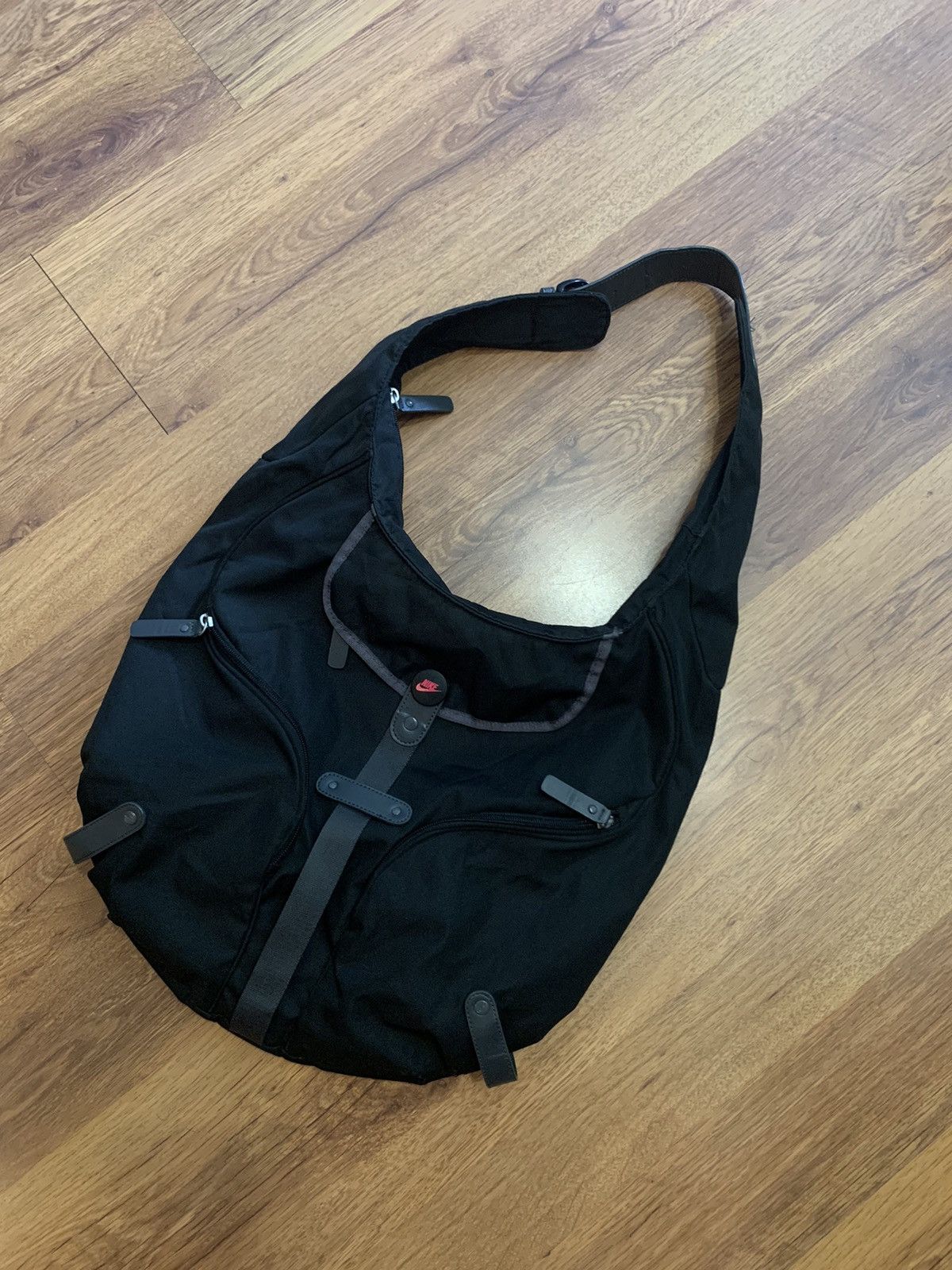 Avant Garde x Nike Vintage Crossbody Bag in Black, Men's