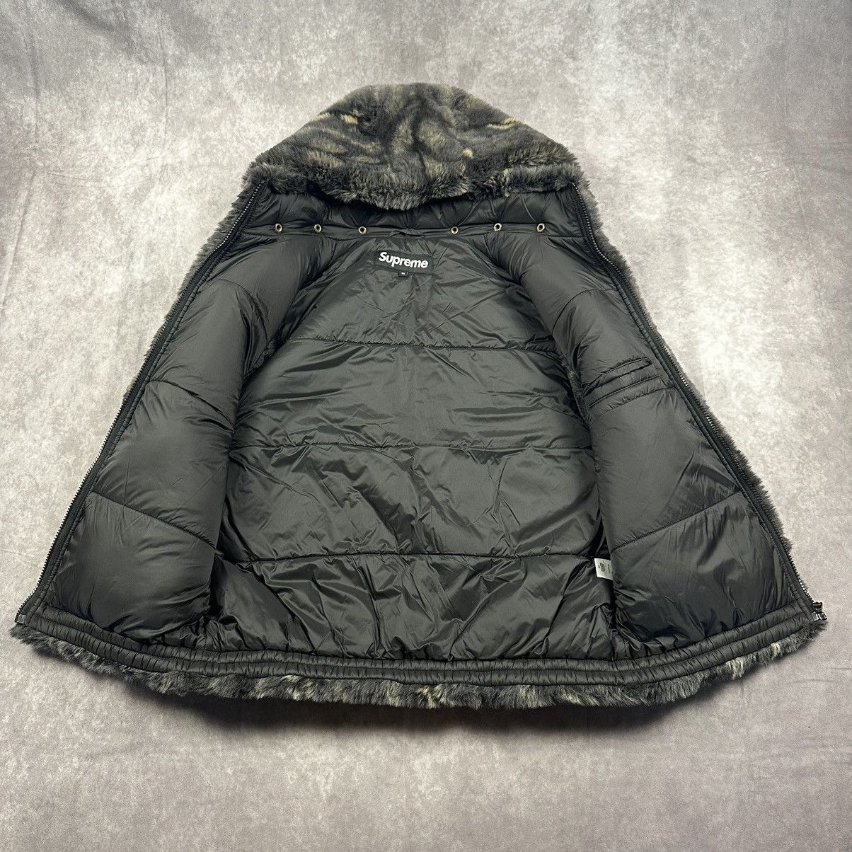 Supreme supreme faux fur hooded vest Size US M / EU 48-50 / 2 - 5 Thumbnail