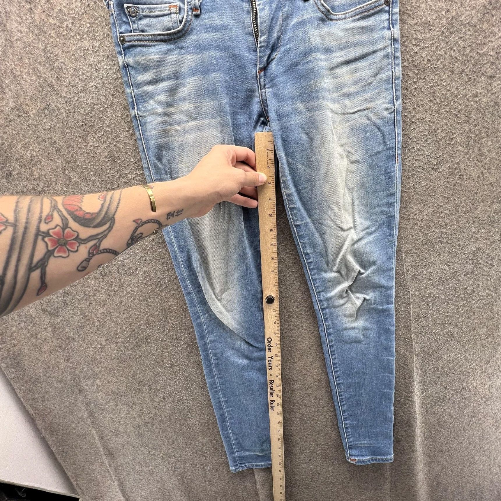 True Religion True Religion Casey Skinny Jeans Womens 25 Light Wash Distressed Stretch 25x28 Blue Denim Slim Pocket 5-Pocket Zip Womens Jeans Size 42" / US 20 - 5 Thumbnail