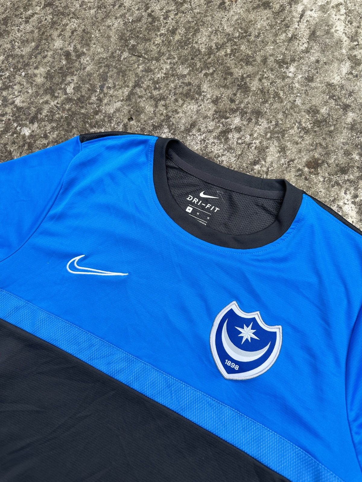 Nike × Vintage Vintage Nike Portsmouth Soccer Jersey Blokecore Rare Style M Size US M / EU 48-50 / 2 - 2 Thumbnail