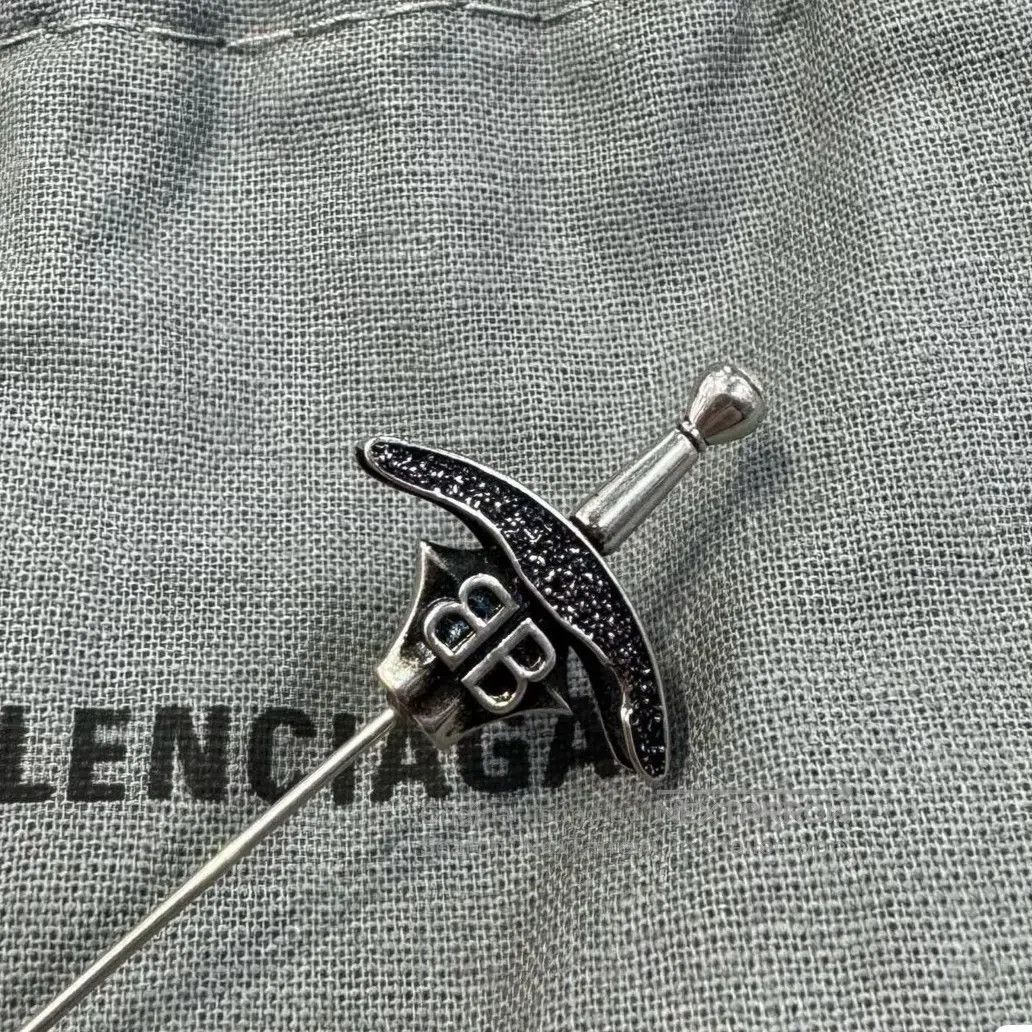Balenciaga Balenciaga sizeM Gothic sword-shaped dagger breastpin Size ONE SIZE - 4 Thumbnail