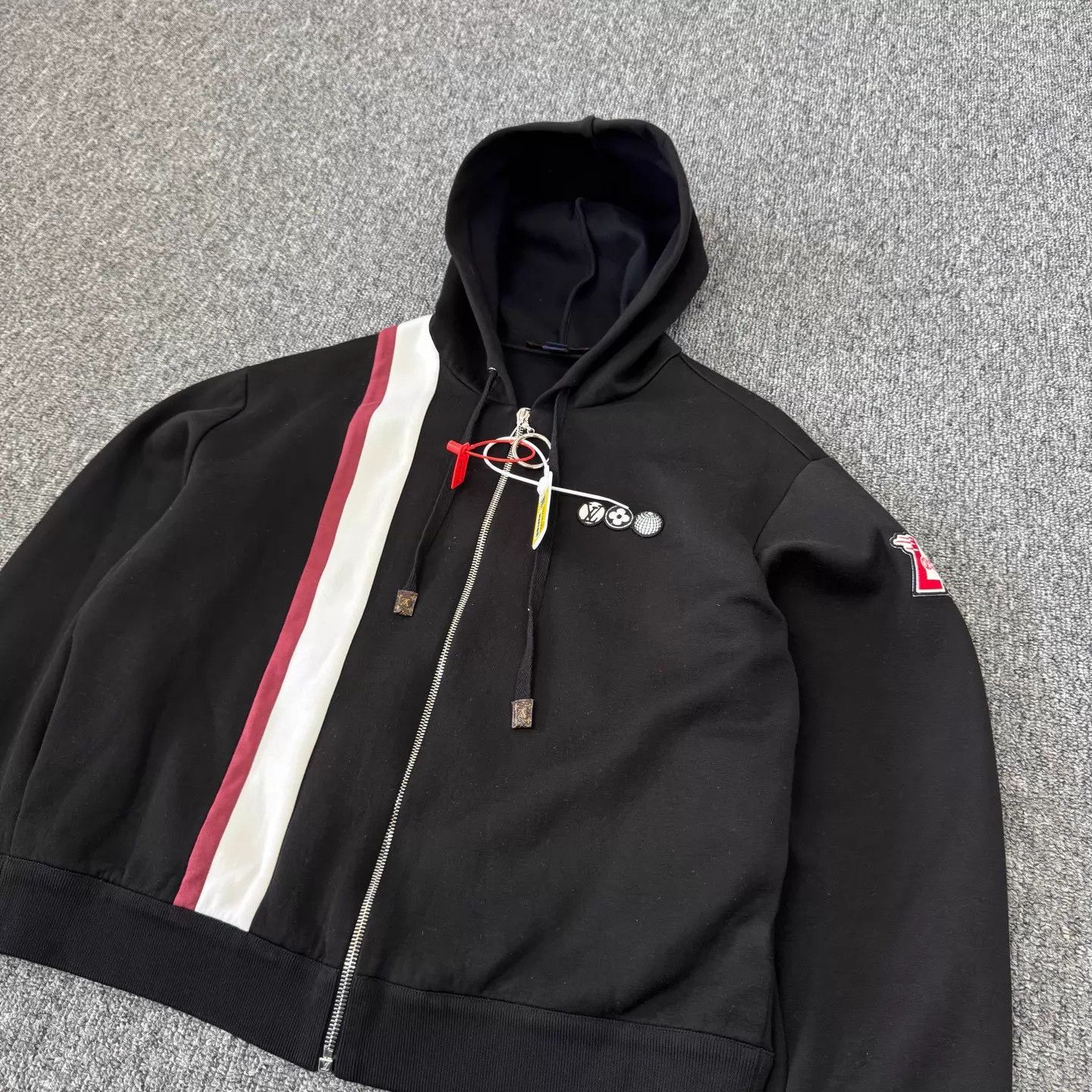 Louis Vuitton Louis Vuitton Three Flowers Hooded Zip-Up Jacket L 99 New Size US L / EU 52-54 / 3 - 4 Thumbnail