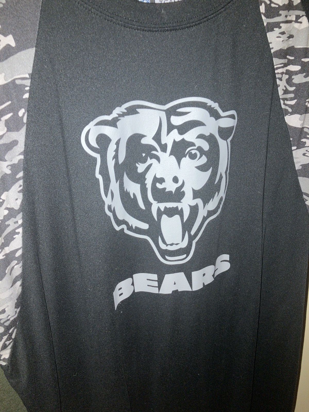 NFL Chicago bears nfl team football camo athletic shirt medium Size US M / EU 48-50 / 2 - 2 Thumbnail