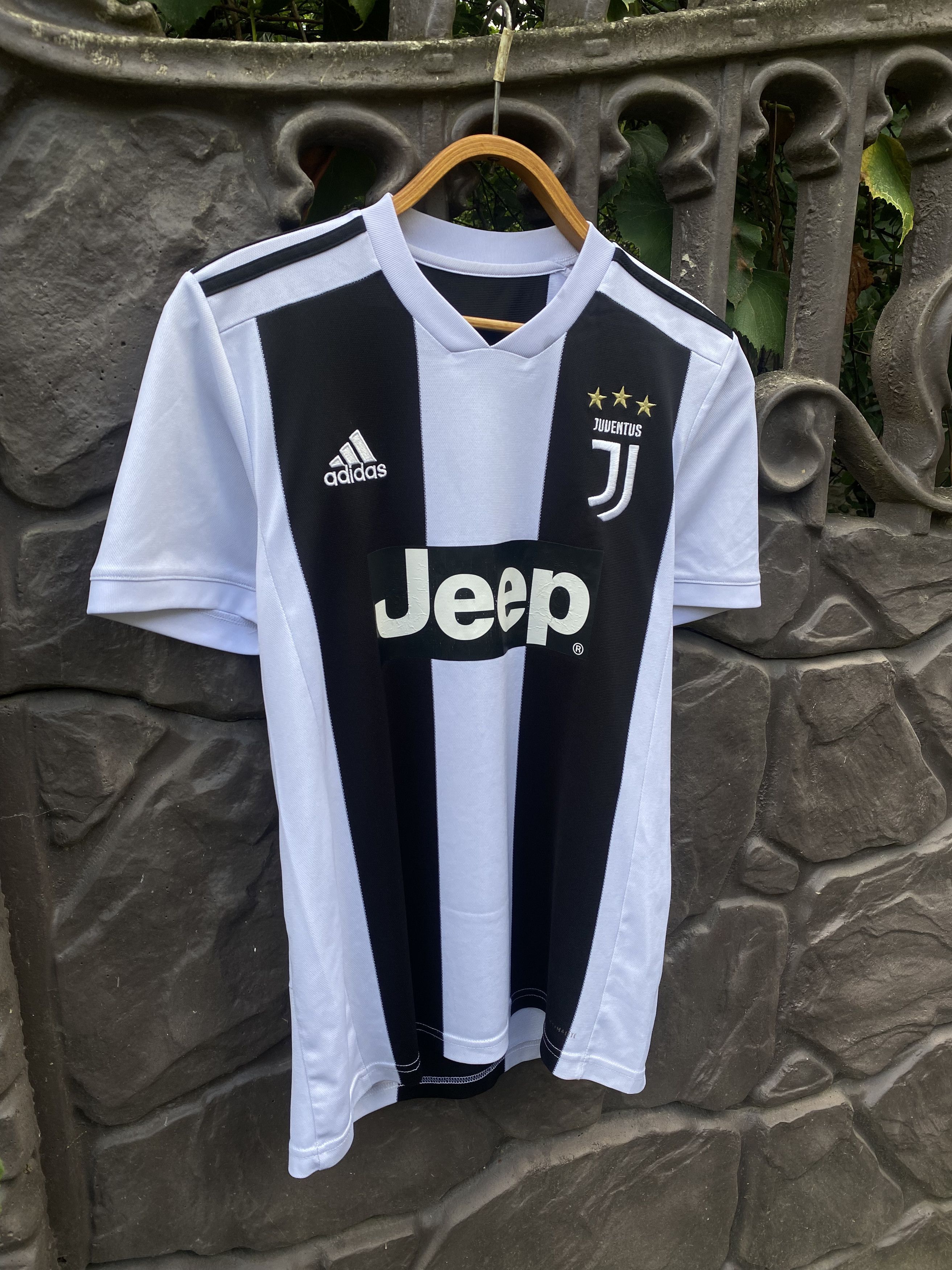 Adidas Juventus Home football shirt 18/19 Adidas Maglia Mens Size S Size US S / EU 44-46 / 1 - 2 Thumbnail