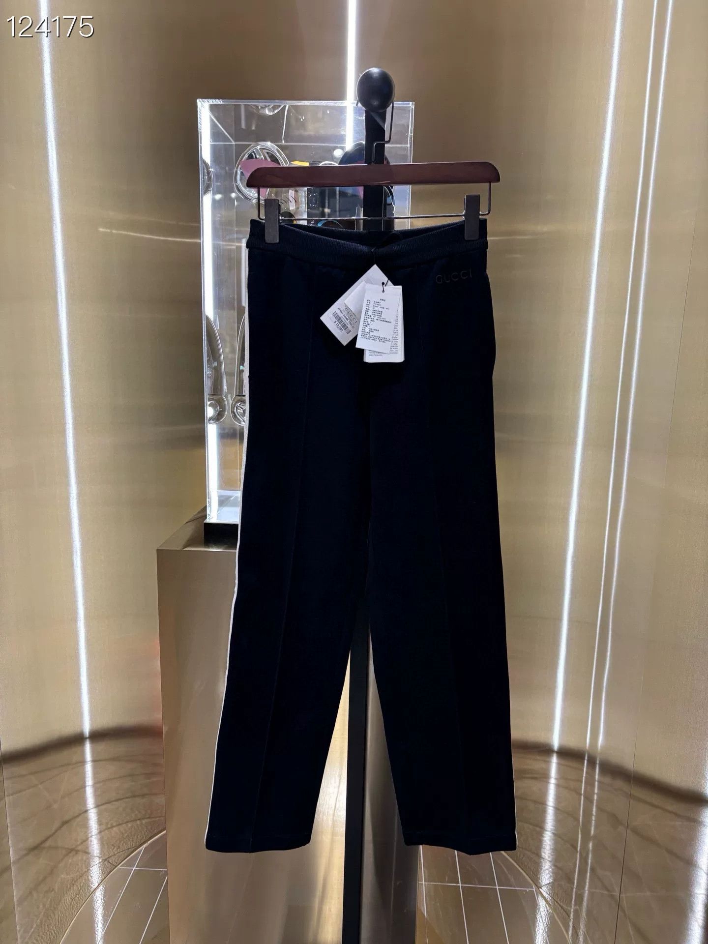 Gucci Gucci Blue Embroidered Logo Casual Pants Size 25" / US 0 / IT 36 - 1 Thumbnail