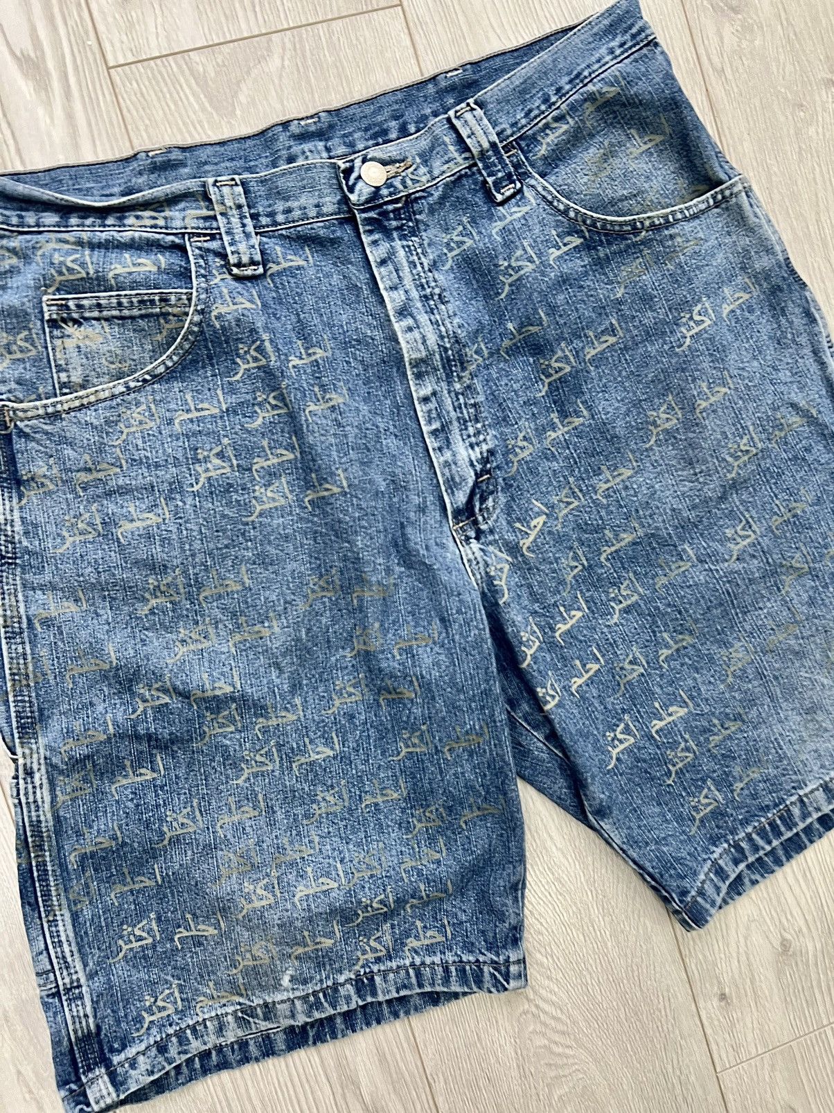 Vintage Vtg baggy Wrangler Shorts Custom Arabic “Dream More” Jort 36 Size US 36 / EU 52 - 3 Thumbnail