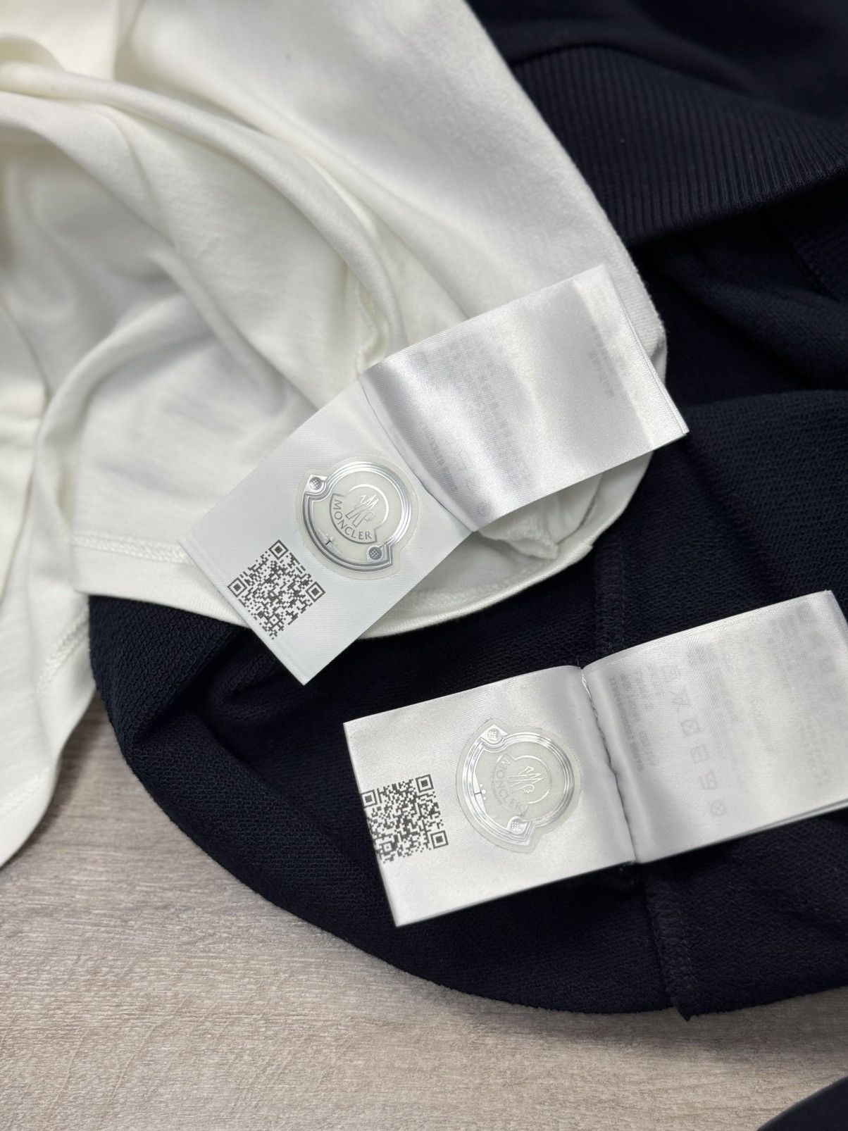 Moncler Moncler 2 Piece Set Fits Women XS Turtleneck + Sweatshirt Size XS / US 0-2 / IT 36-38 - 15 Thumbnail