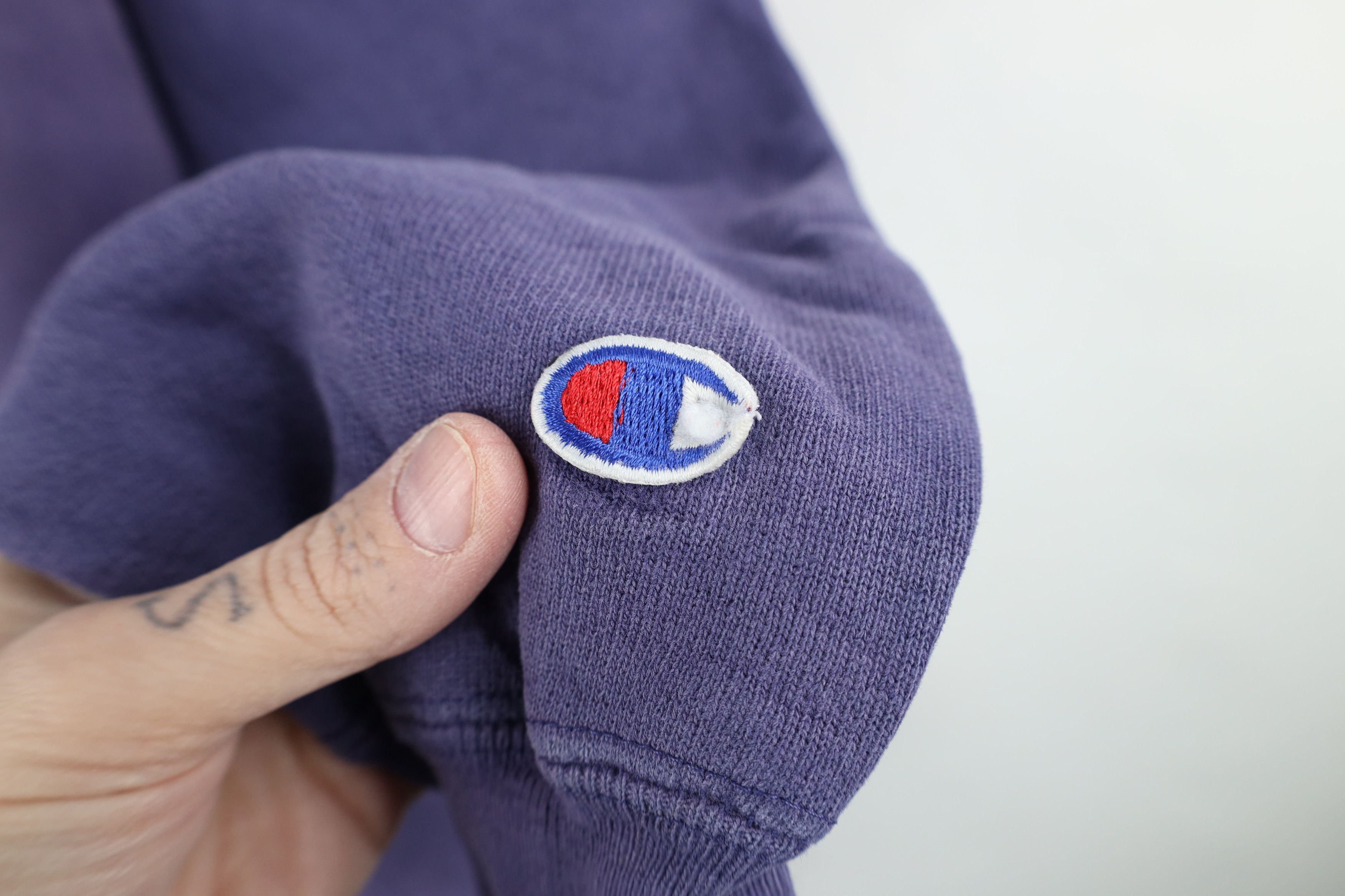 Champion Vintage 80s 90s Champion Reverse Weave Thrashed Sweatshirt Size US L / EU 52-54 / 3 - 7 Thumbnail