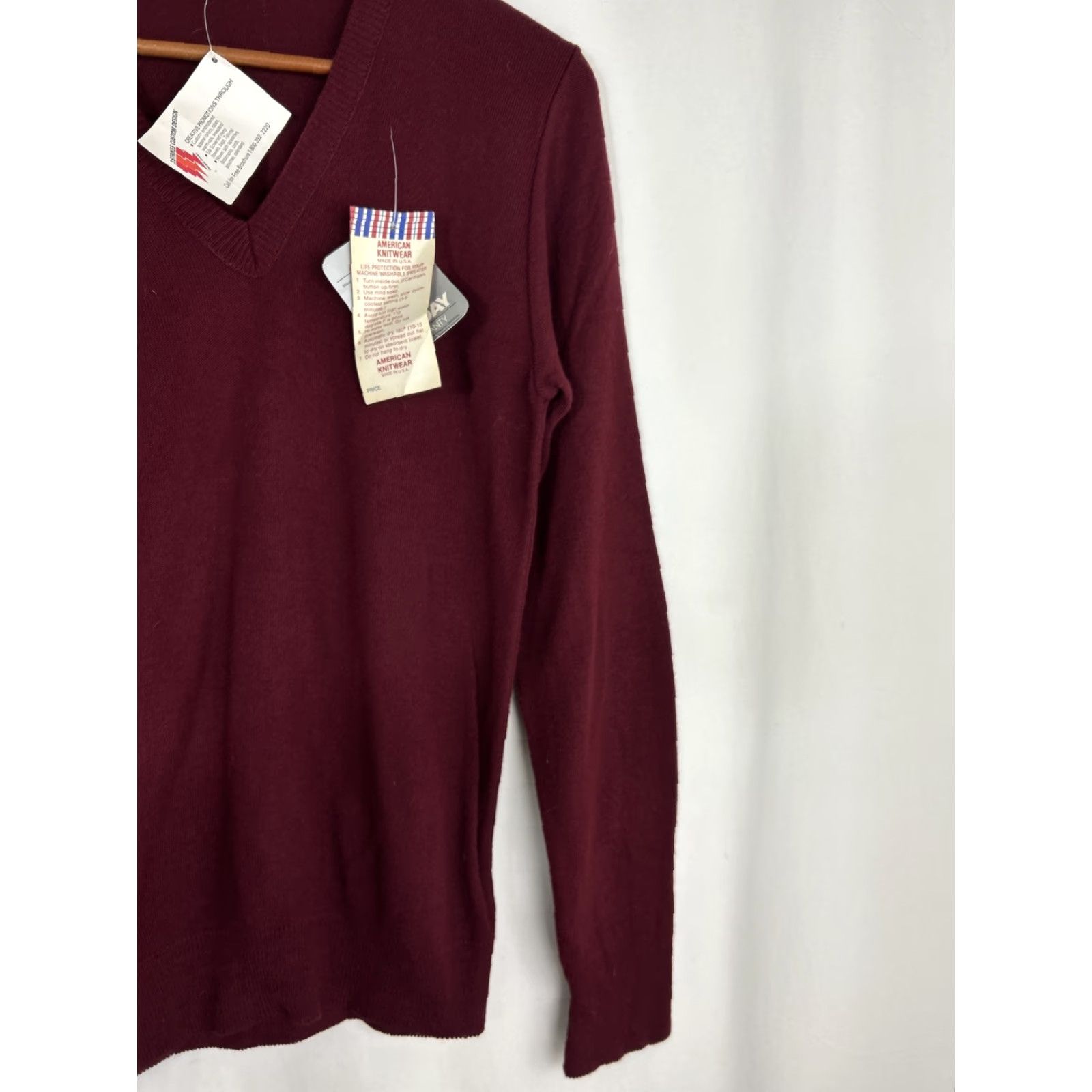 Vintage VINTAGE 3 Strikes Mens Sweater V-Neck Pullover Long Sleeve Red M Chest 20” Length 29” Maroon Size US M / EU 48-50 / 2 - 4 Thumbnail