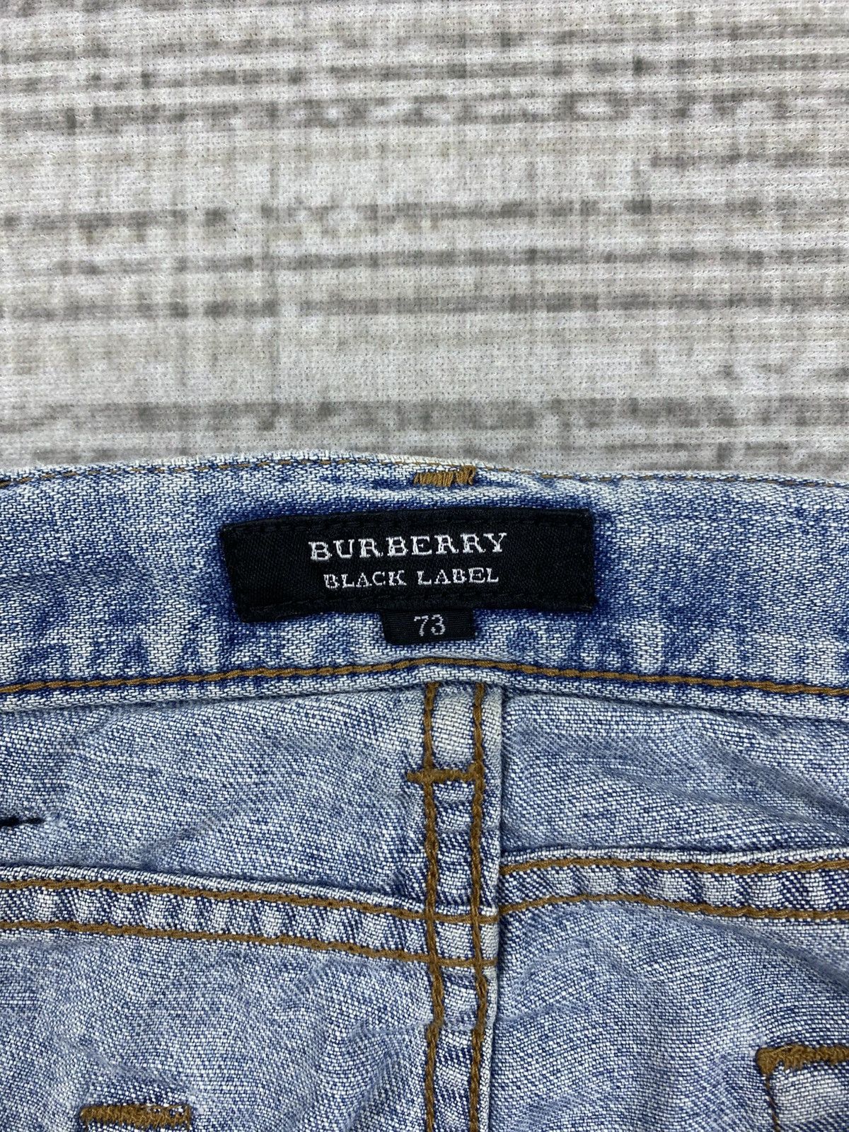Burberry × Japanese Brand × Vintage Vintage Burberry Black Label Distressed Denim Pants Size US 30 / EU 46 - 13 Thumbnail
