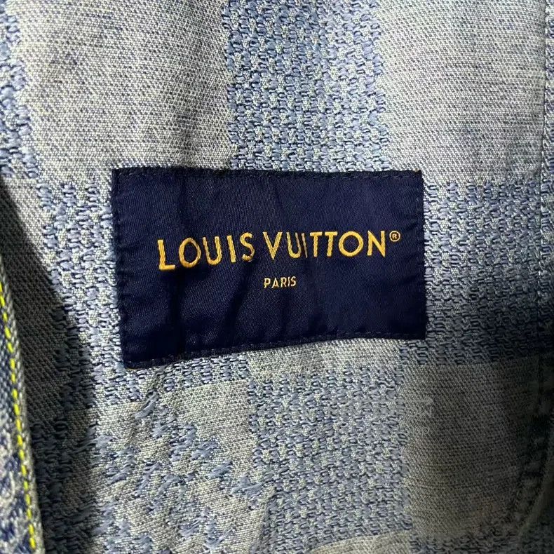 Louis Vuitton Louis Vuitton Blue plaid full-print crew neck single-breas Size US M / EU 48-50 / 2 - 2 Thumbnail
