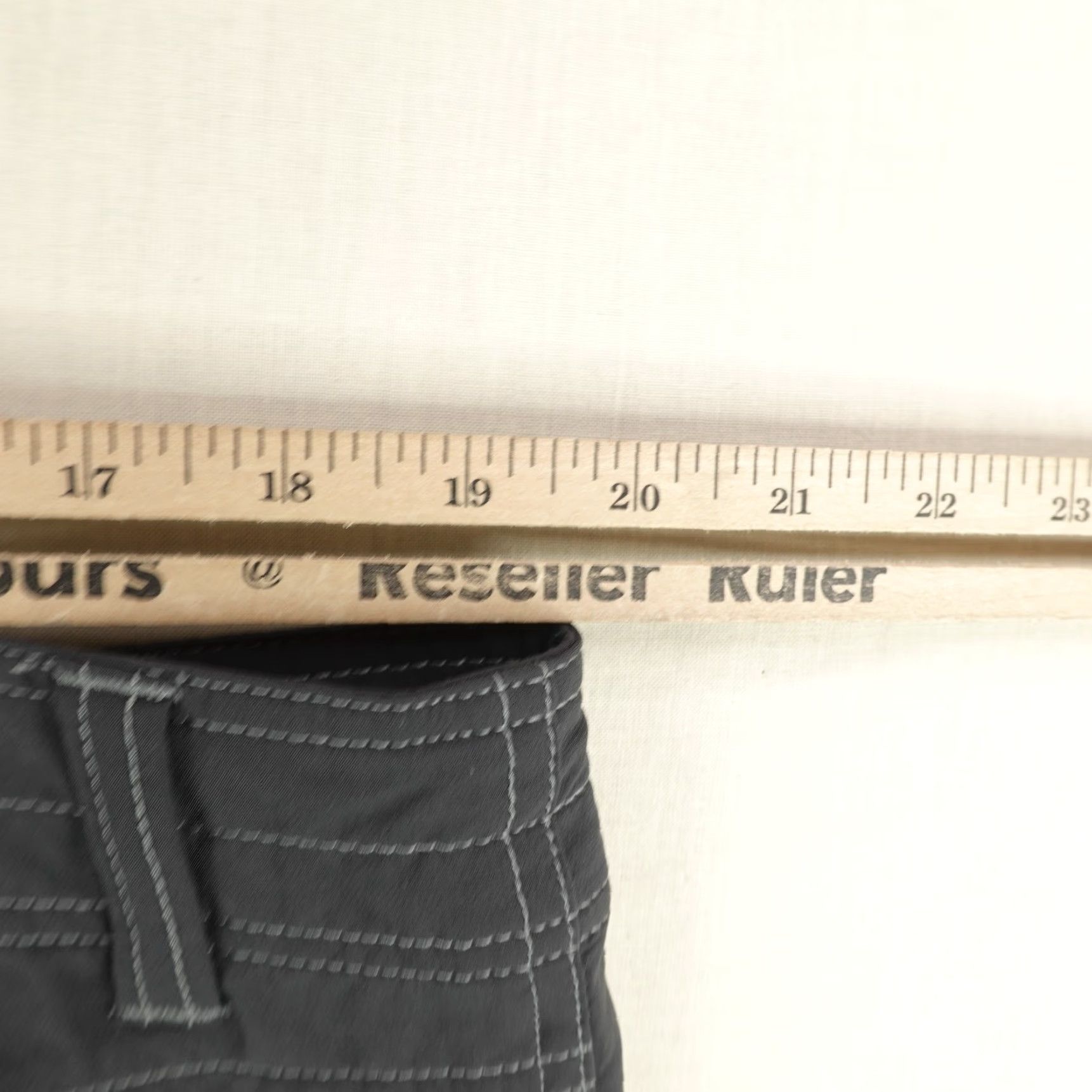 Vintage Kuhl Mens Shorts Cargo 40 Adult Gray Nylon Spandex Renegade Outdoor Hiking Size US 40 / EU 56 - 7 Thumbnail