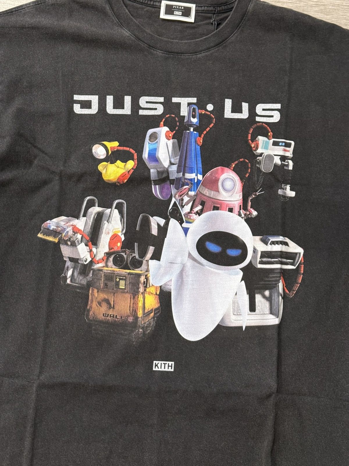 Disney × Kith KITH Disney Pixar WALL-E Just Us Vintage Tee Black Sz Large Size US L / EU 52-54 / 3 - 2 Thumbnail