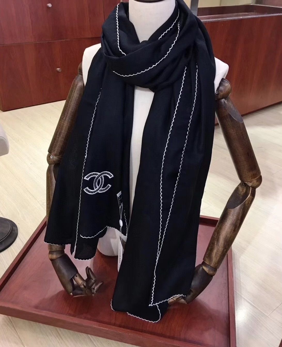 Chanel Chanel Cashmere Shawl Scarf Black Logo Size ONE SIZE - 1 Thumbnail
