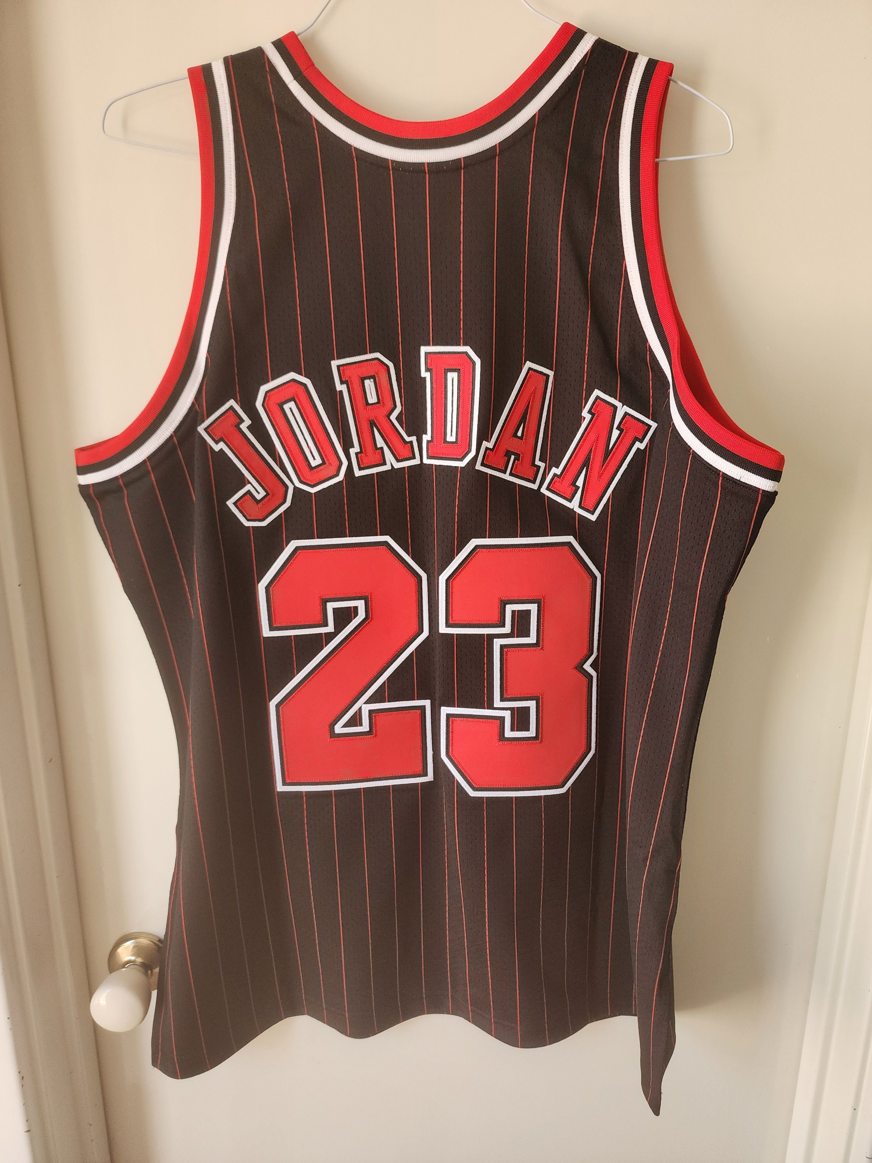 Mitchell & Ness Michael Jordan Bulls '96-'97 Mitchell & Ness NBA Jersey Size US XL / EU 56 / 4 - 2 Thumbnail