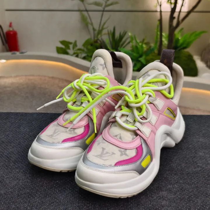 Louis Vuitton Louis Vuitton Archlight Casual Sneakers for Women 0079 Size US 7 / IT 37 - 1 Thumbnail