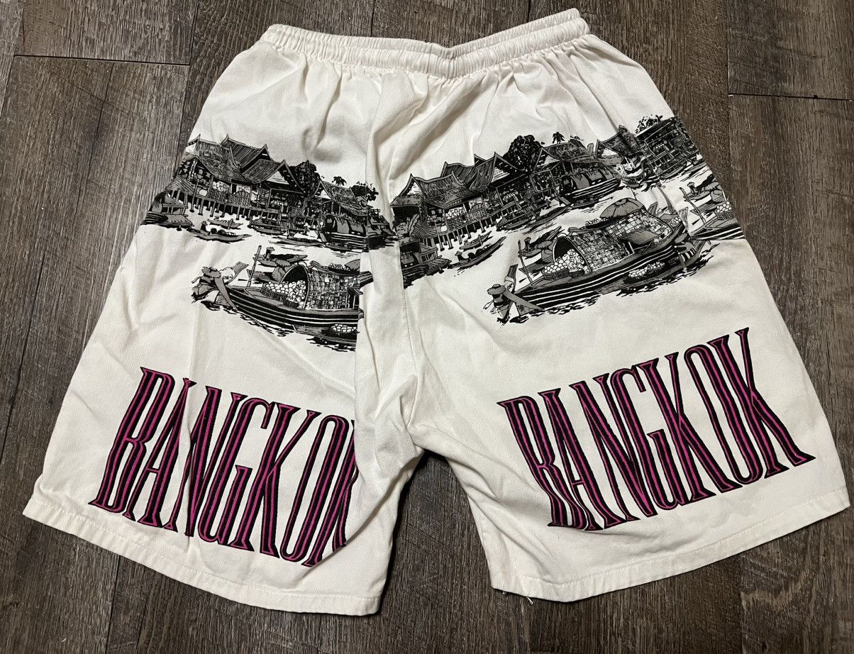 Vintage Vintage Bangkok AOP Shorts Size Medium - Large Size US 34 / EU 50 - 1 Thumbnail