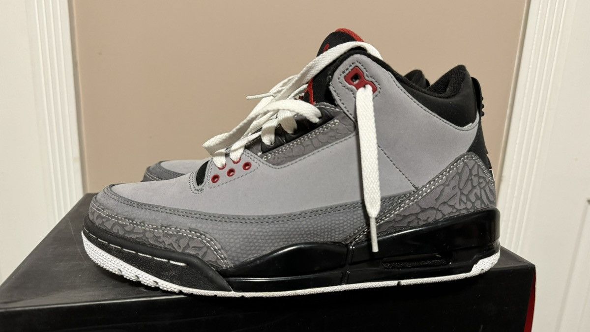 image of Jordan Brand 3 Stealth Shoes in Grey, Men's (Size 7)