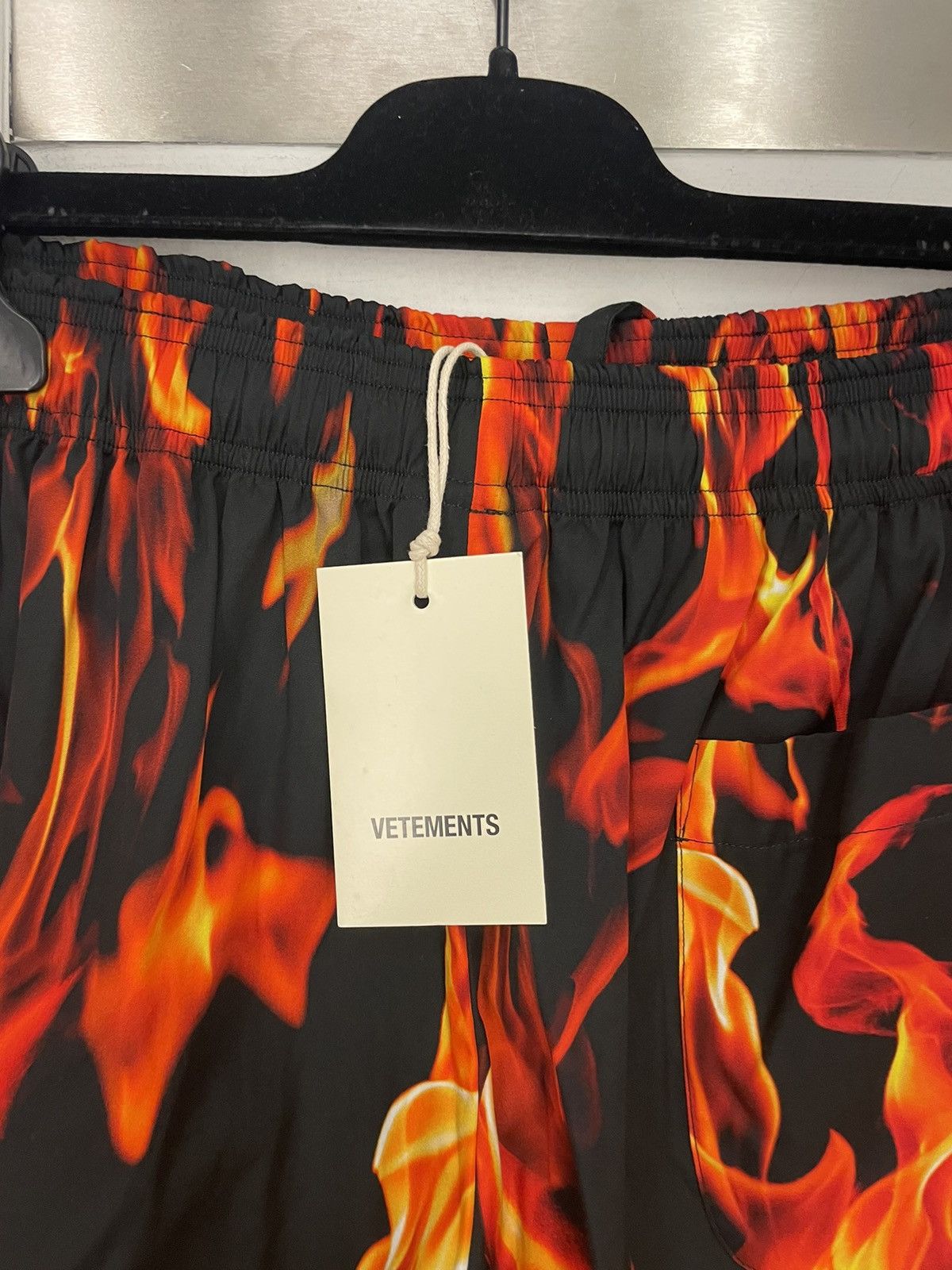 Vetements fire-print elasticated-waist cotton trousers Size US 33 - 3 Thumbnail
