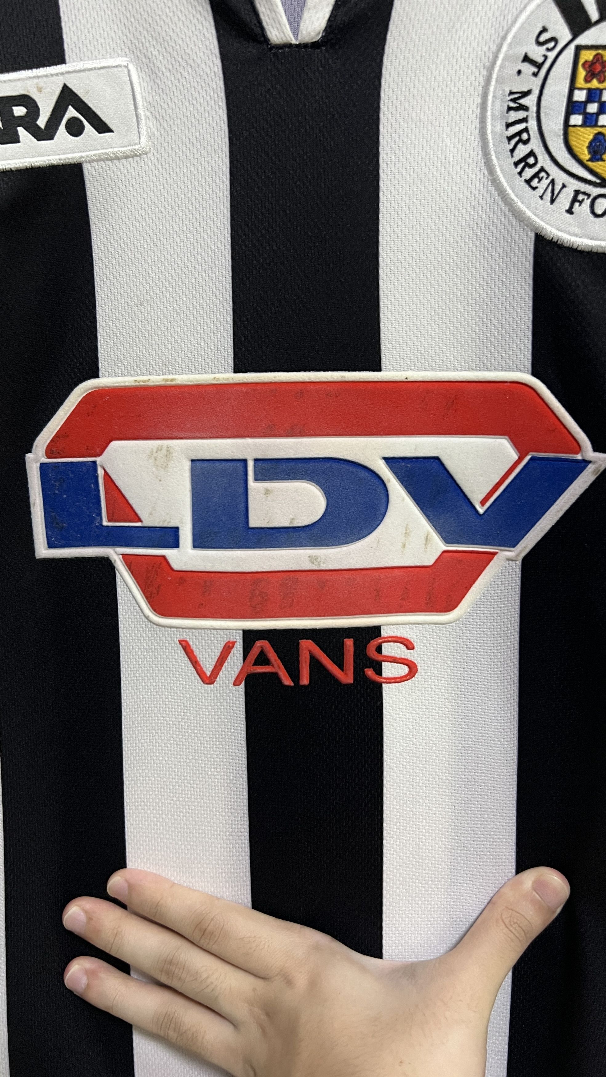 Other (L) St. Mirren 2000-01 Home Shirt Yardley #11 Kit (L) Size US L / EU 52-54 / 3 - 6 Thumbnail