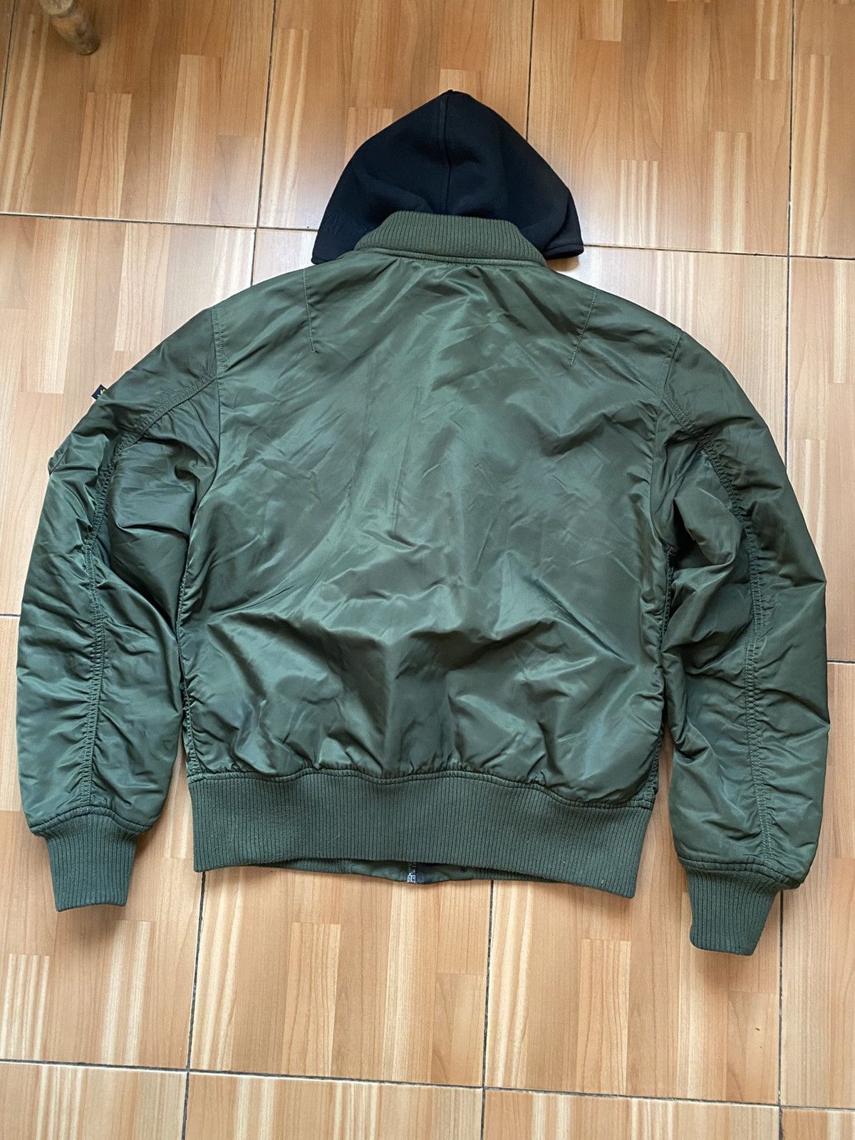 Alpha Industries Alpha Industries MA-1 Men's Bomber Jacket in Sage Green Size US L / EU 52-54 / 3 - 6 Thumbnail