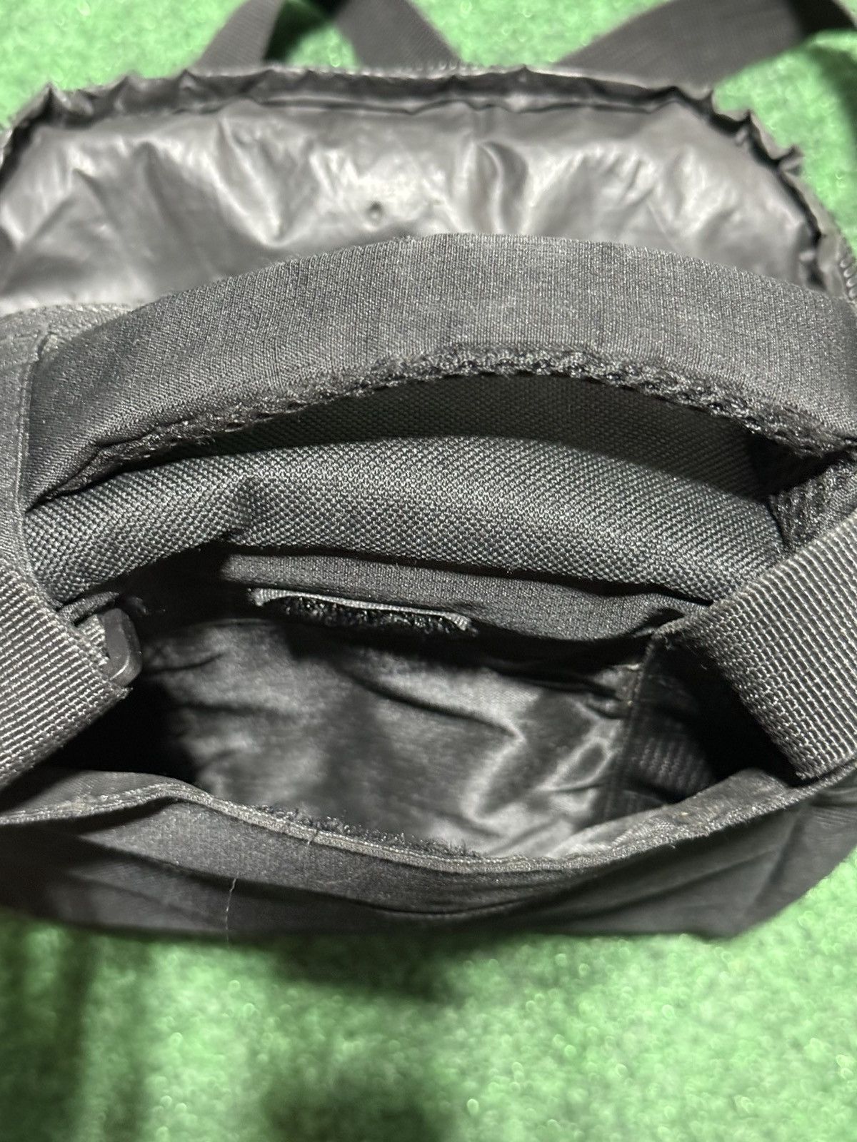 Nike Vintage Nike Swoosh Crossbody Bag Size ONE SIZE - 4 Thumbnail