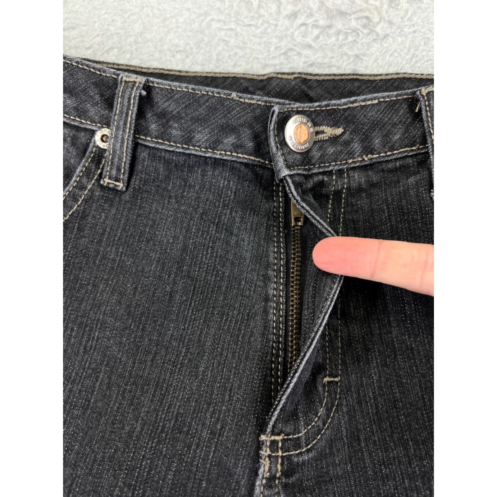 Lee Lee Riders Jeans Womens 9 Black Denim Flared Mid Rise 29x30 Cotton Blend 5-Pocket Design Lee Brand Shirt? Size 30" / US 8 / IT 44 - 5 Thumbnail