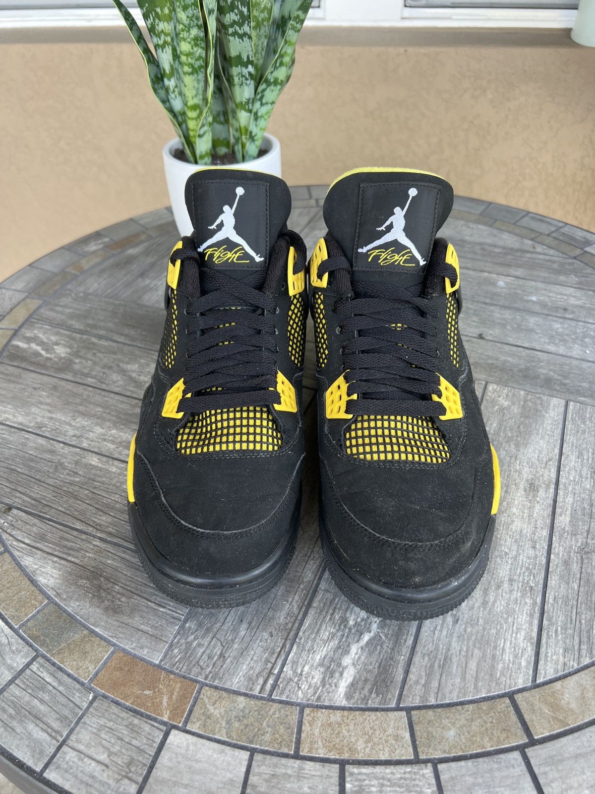 Air Jordan 4 Thunder 2012