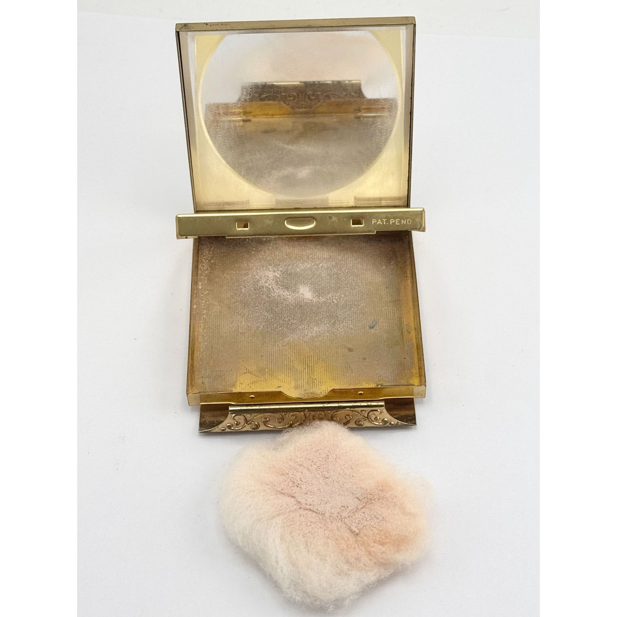 Vintage Vintage Pat pend gold tone envelope vanity compact Size ONE SIZE - 4 Thumbnail