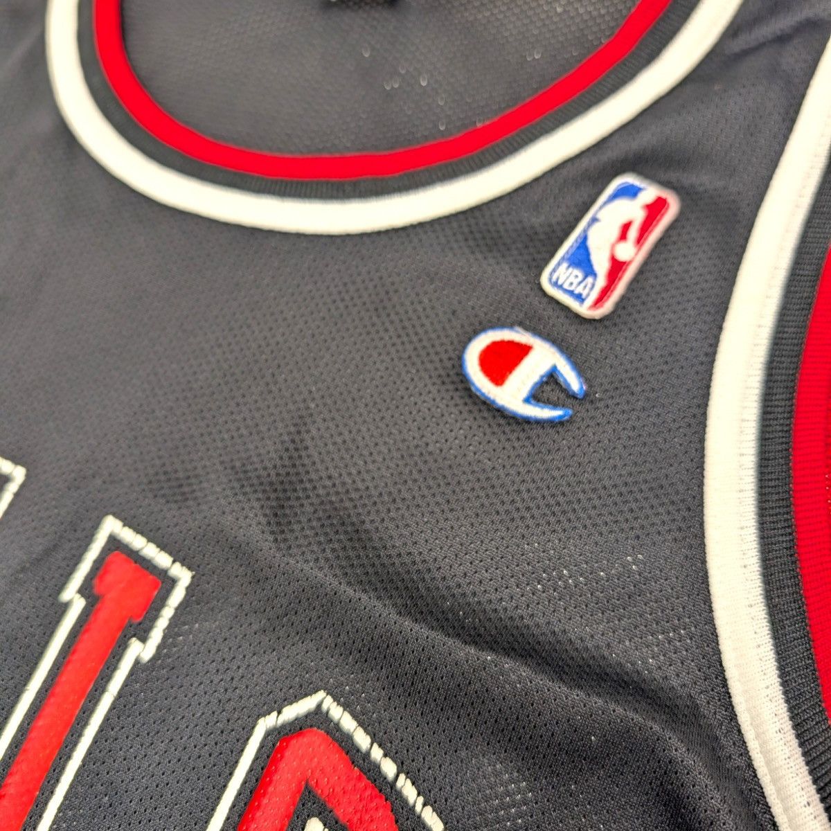 Champion Michael Jordan OG Basketball Away Black NBA bulls jersey vtg Size US XS / EU 42 / 0 - 10 Thumbnail