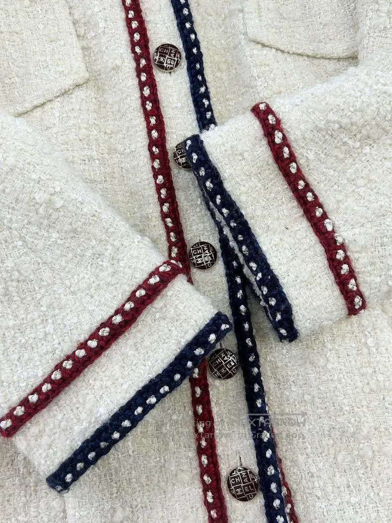Chanel Chanel Red Blue Trim Jacket FR38 . Size M / US 6-8 / IT 42-44 - 3 Thumbnail