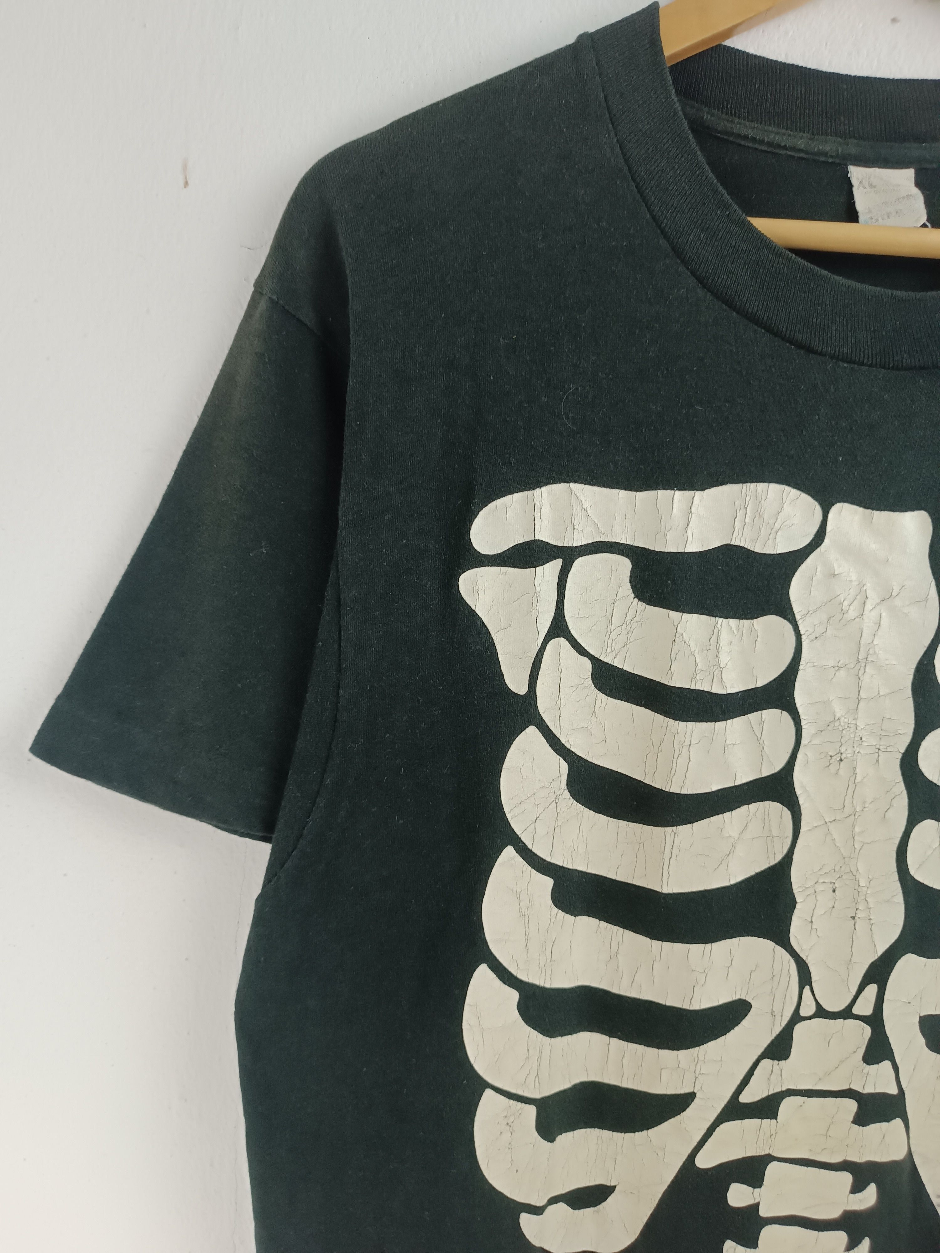 Vintage VINTAGE 80'S SKELETON ANATOMY HORROR HALLOWEEN SPOOKY TEE Size US L / EU 52-54 / 3 - 5 Thumbnail