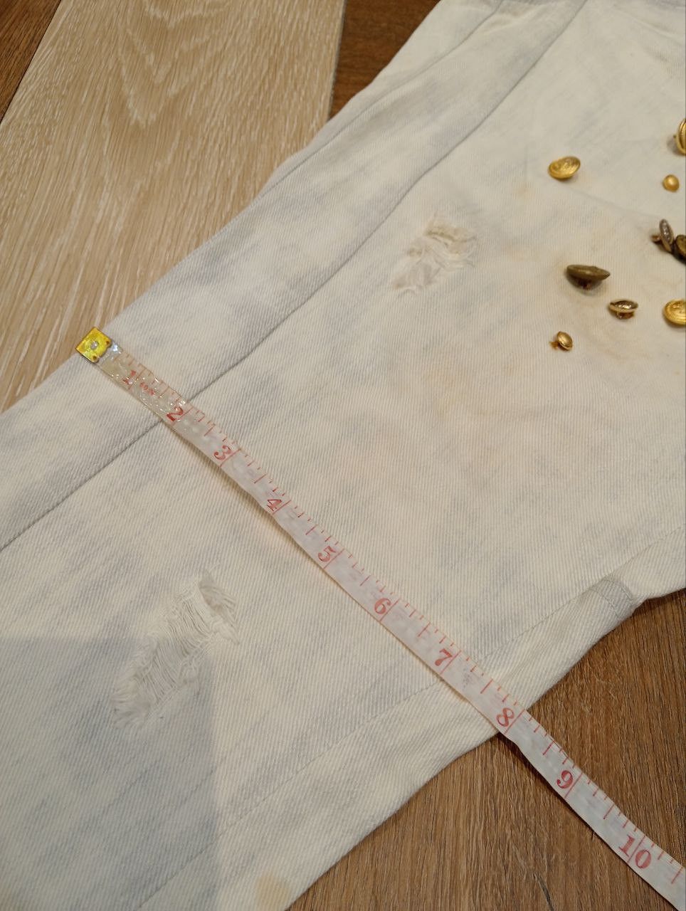 Issey Miyake SUNAOKUWAHARA BY ISSEY MIYAKE DISTRESSED BUTTON JEANS Size US 32 / EU 48 - 20 Thumbnail