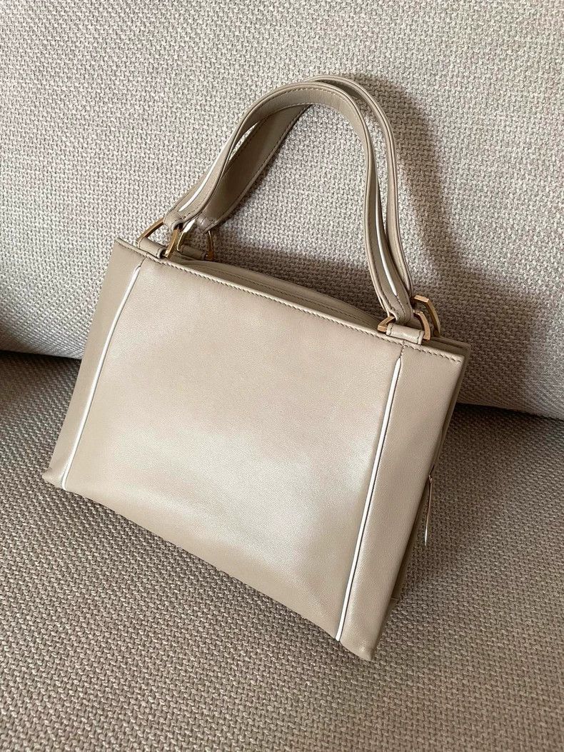 Loewe loewe Lambskin tote bag 2503-Nextarrow Size ONE SIZE - 3 Thumbnail