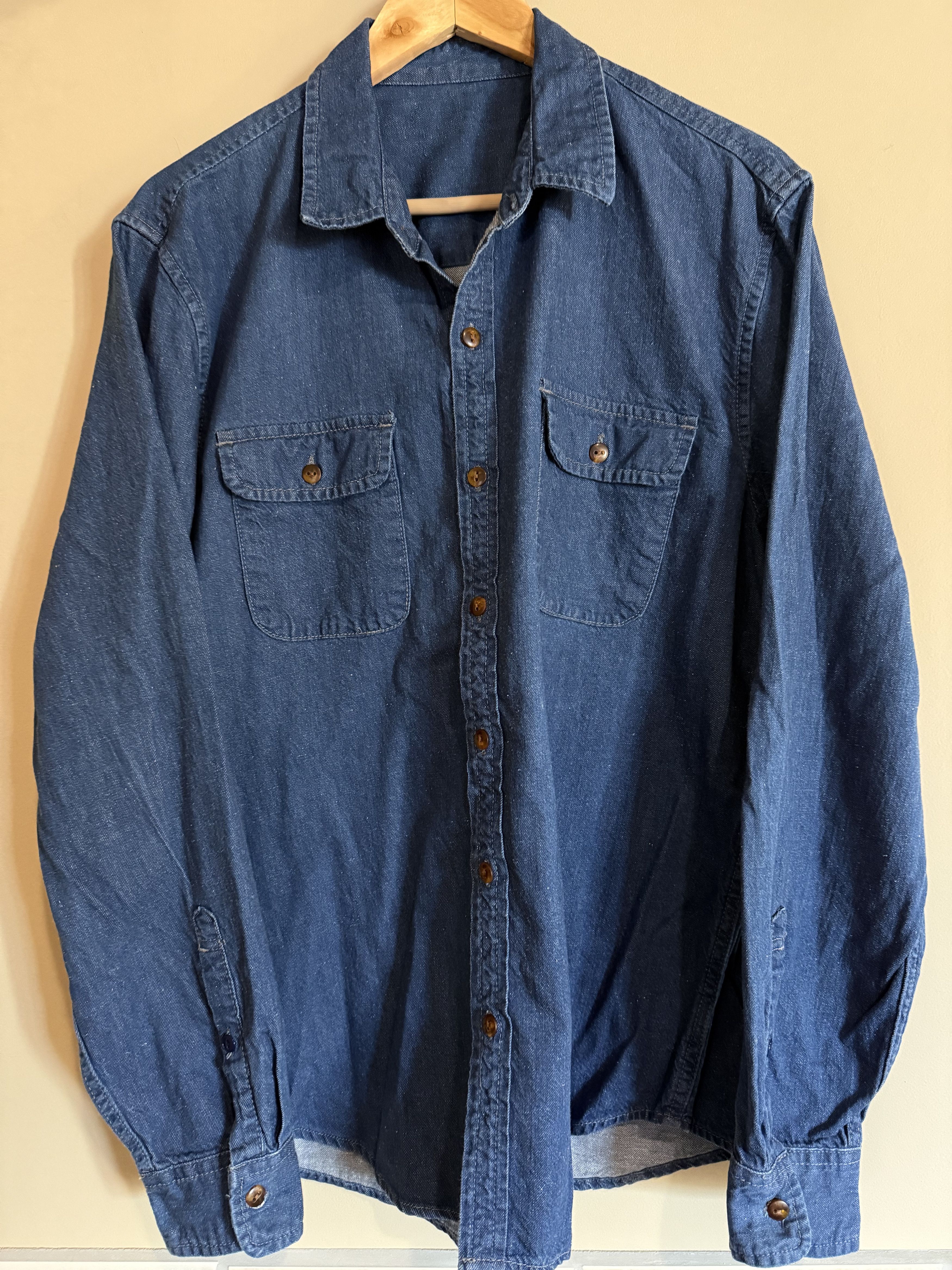 Lucky Brand Lucky Brand Blue Chambray Shirt w/ Horn Buttons, Men's Large Size US L / EU 52-54 / 3 - 1 Thumbnail