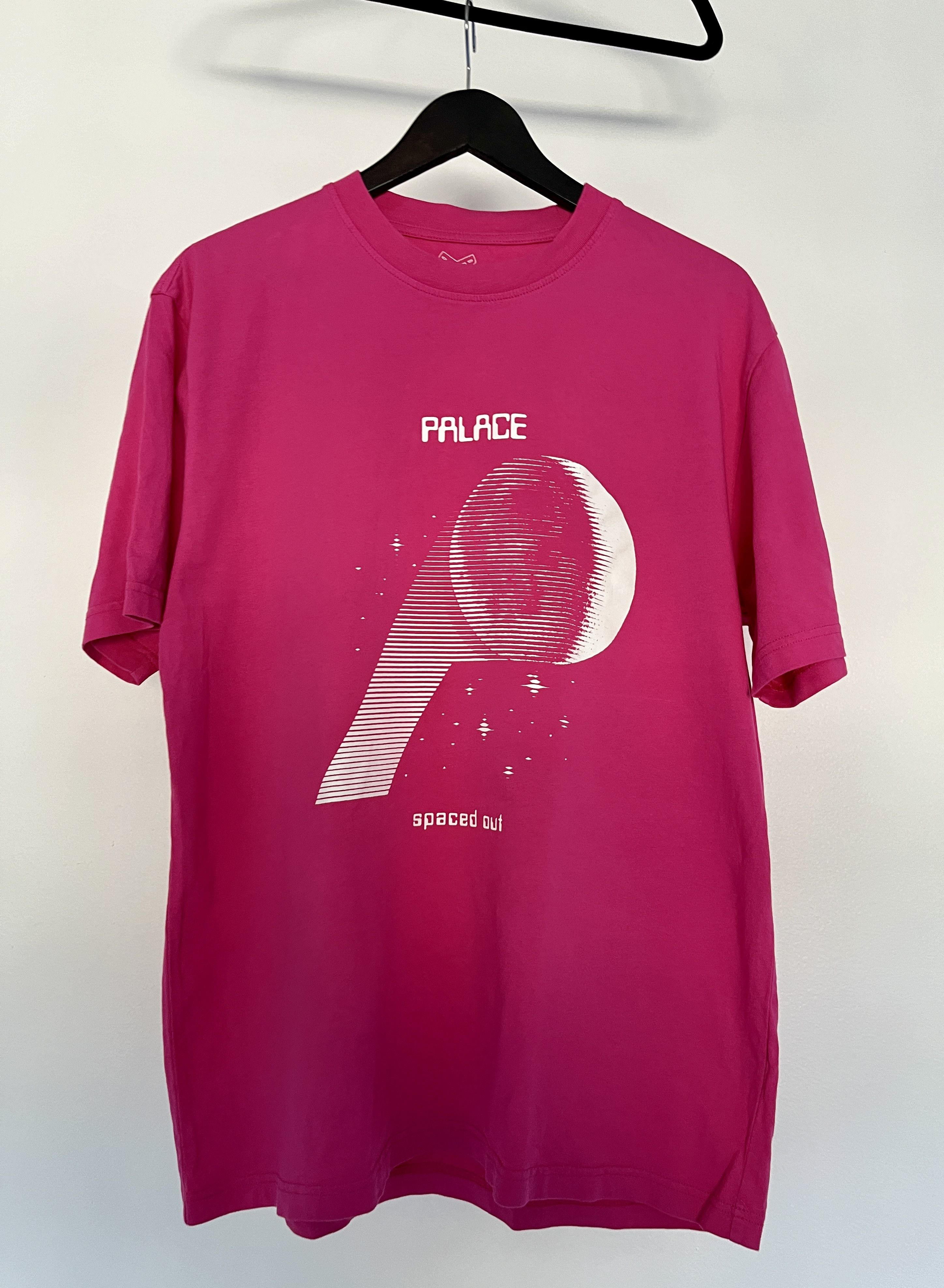 Palace PALACE P MOON SPACED OUT GRAPHIC T SHIRT Size US XL / EU 56 / 4 - 2 Thumbnail