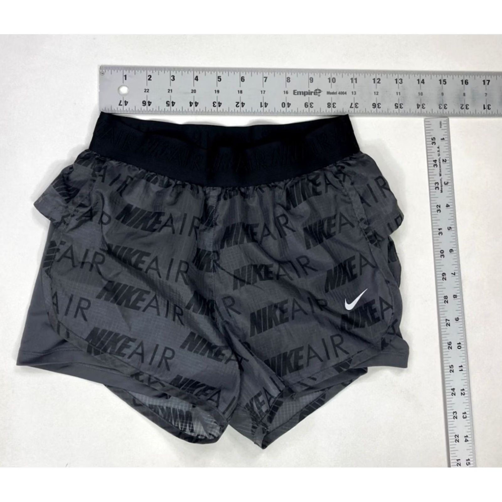 Nike Nike Air 2-in-1 Running Shorts Women XS Gray Black CT7366 021 Size 26" / US 2 / IT 38 - 8 Thumbnail