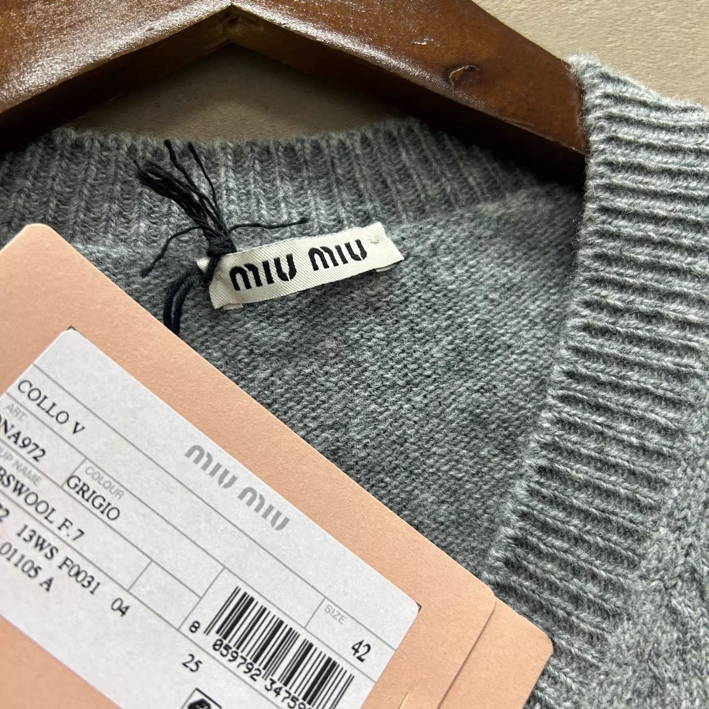 Miu Miu Miu Miu Gray V-neck Wool Sweater Women's 42 Size M / US 6-8 / IT 42-44 - 3 Thumbnail