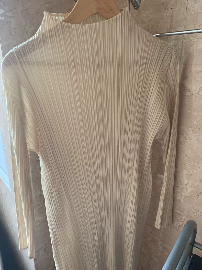 Issey Miyake Issey Miyake size:3 Light yellow long-sleeved semi-high-ne Size M / US 6-8 / IT 42-44 - 2 Thumbnail