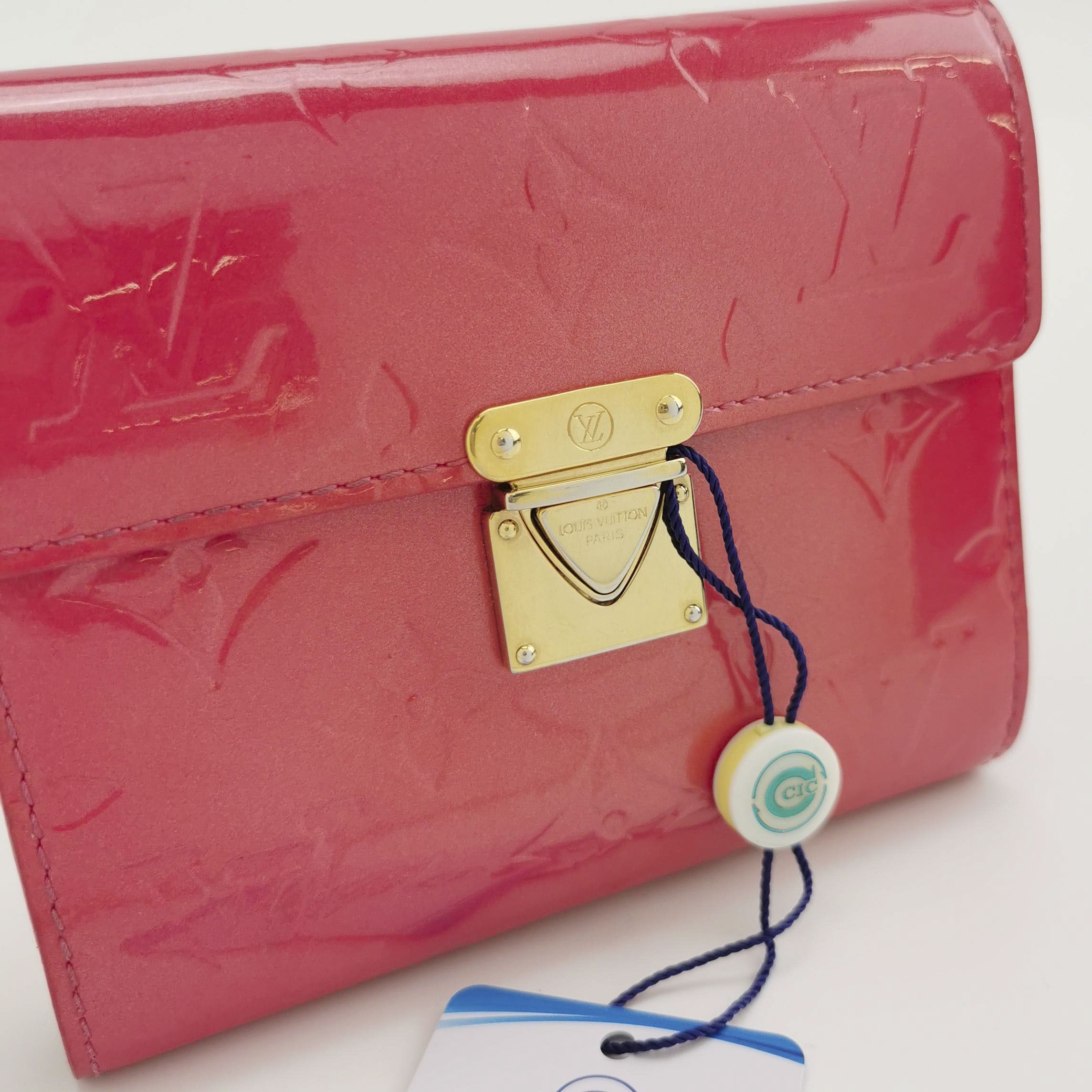 Louis Vuitton Louis Vuitton (LV) Koala patent leather embossed monogram l Size ONE SIZE - 1 Thumbnail