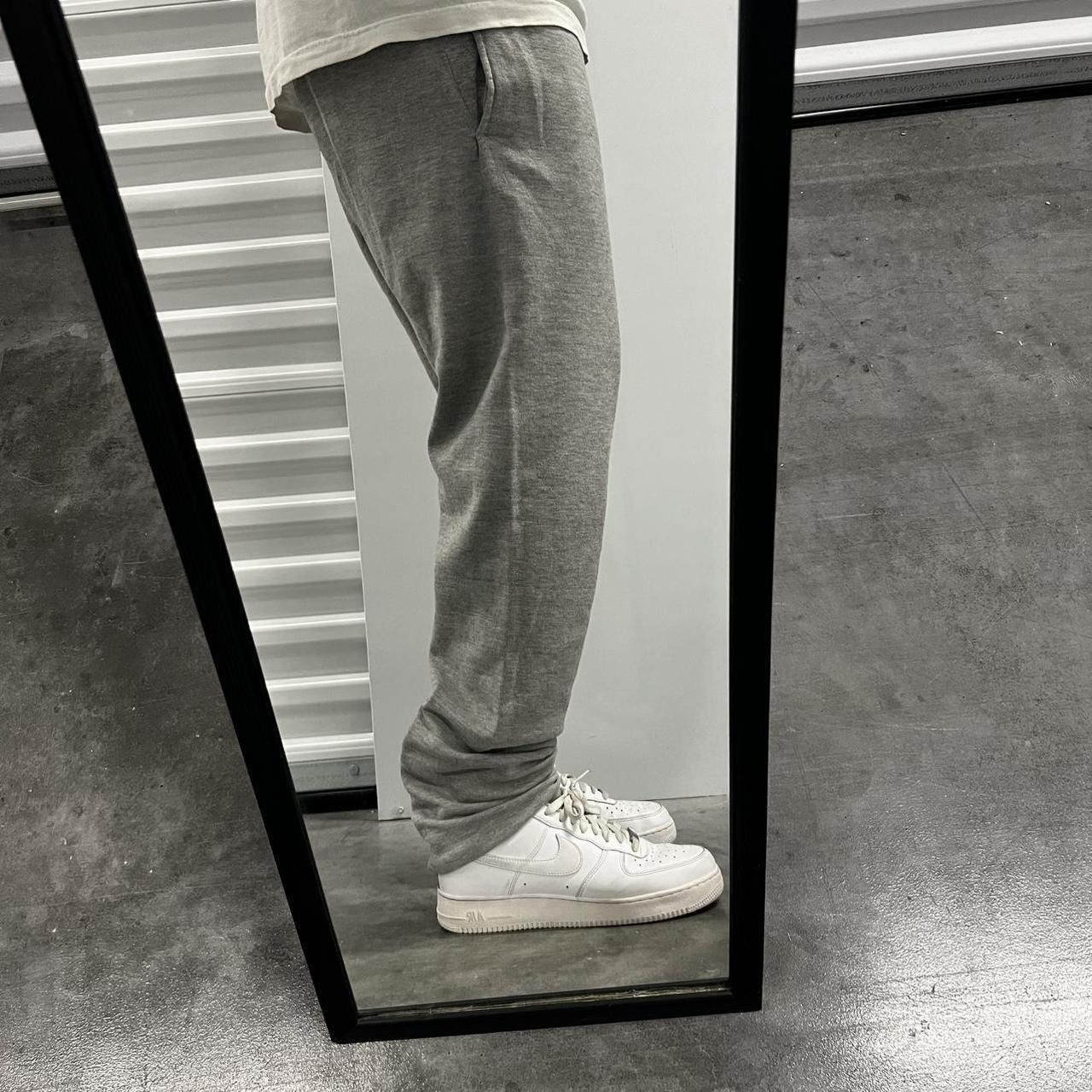 Vintage Crazy Vintage Y2K/2000s Grey Loungewear Essential Sweatpants with adjustable waistband and pockets! Size US 30 / EU 46 - 1 Thumbnail