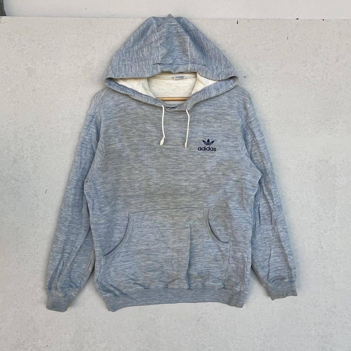 Other Vintage Adidas Small Embroidery Grey Pullover Jumper Size M Size US M / EU 48-50 / 2 - 1 Thumbnail