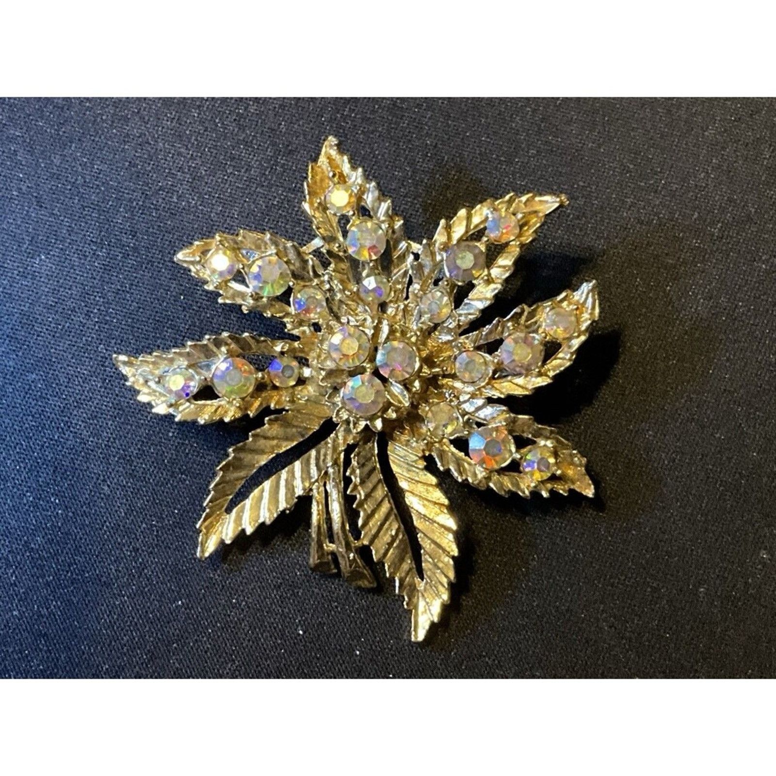Other A/B Gold Tone Flower Brooch Size ONE SIZE - 2 Thumbnail