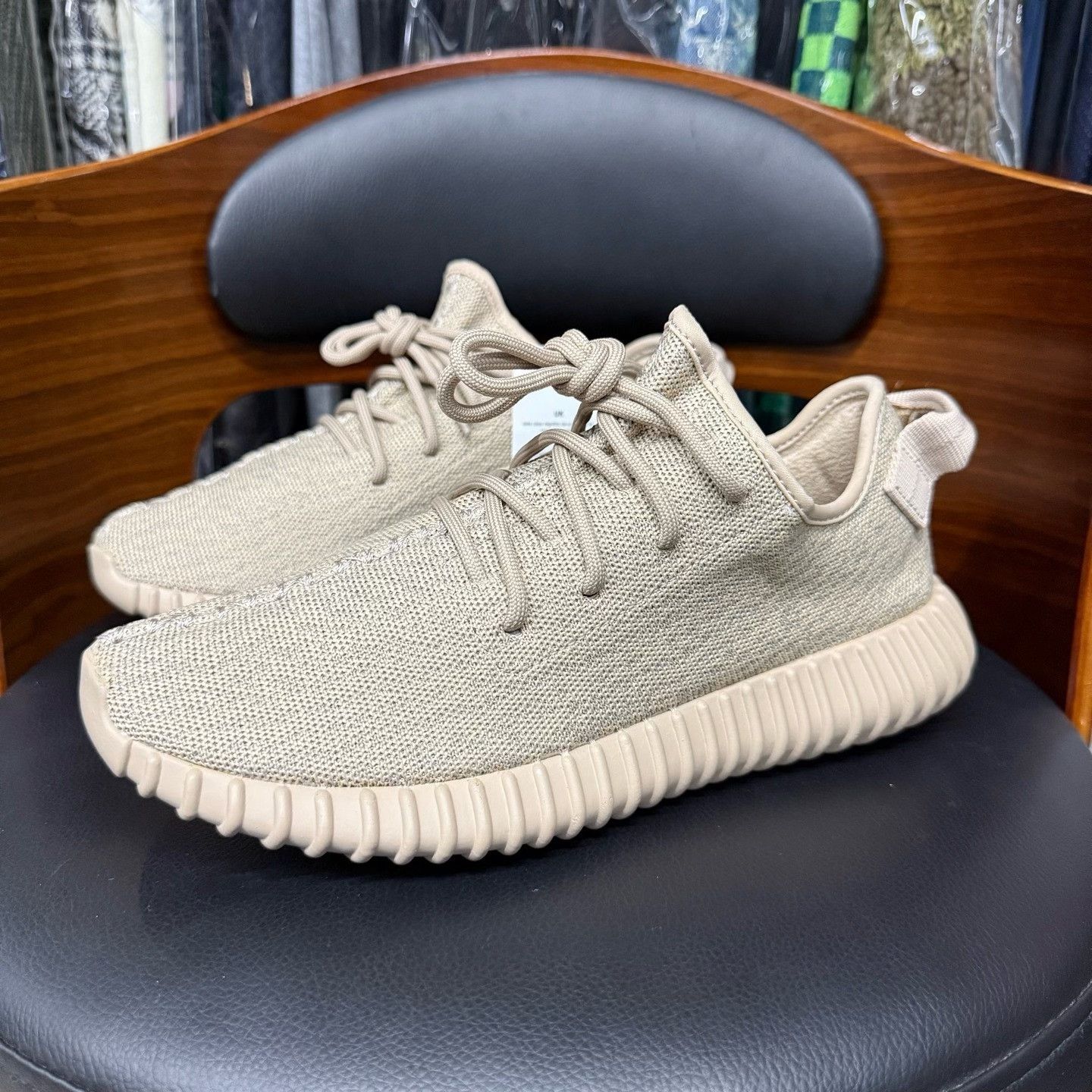 Adidas Adidas YEEZY350 Lowtop Sneakers 41 Men Size US 8.5 / EU 41-42 - 1 Thumbnail