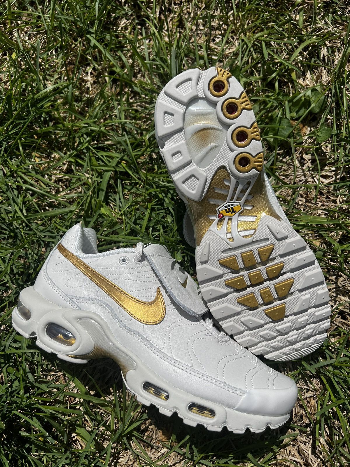 Nike NEW Nike size 7.5 Mens Air Max Plus Tiempo Phantom Leather Size US 7.5 / EU 40-41 - 9 Thumbnail