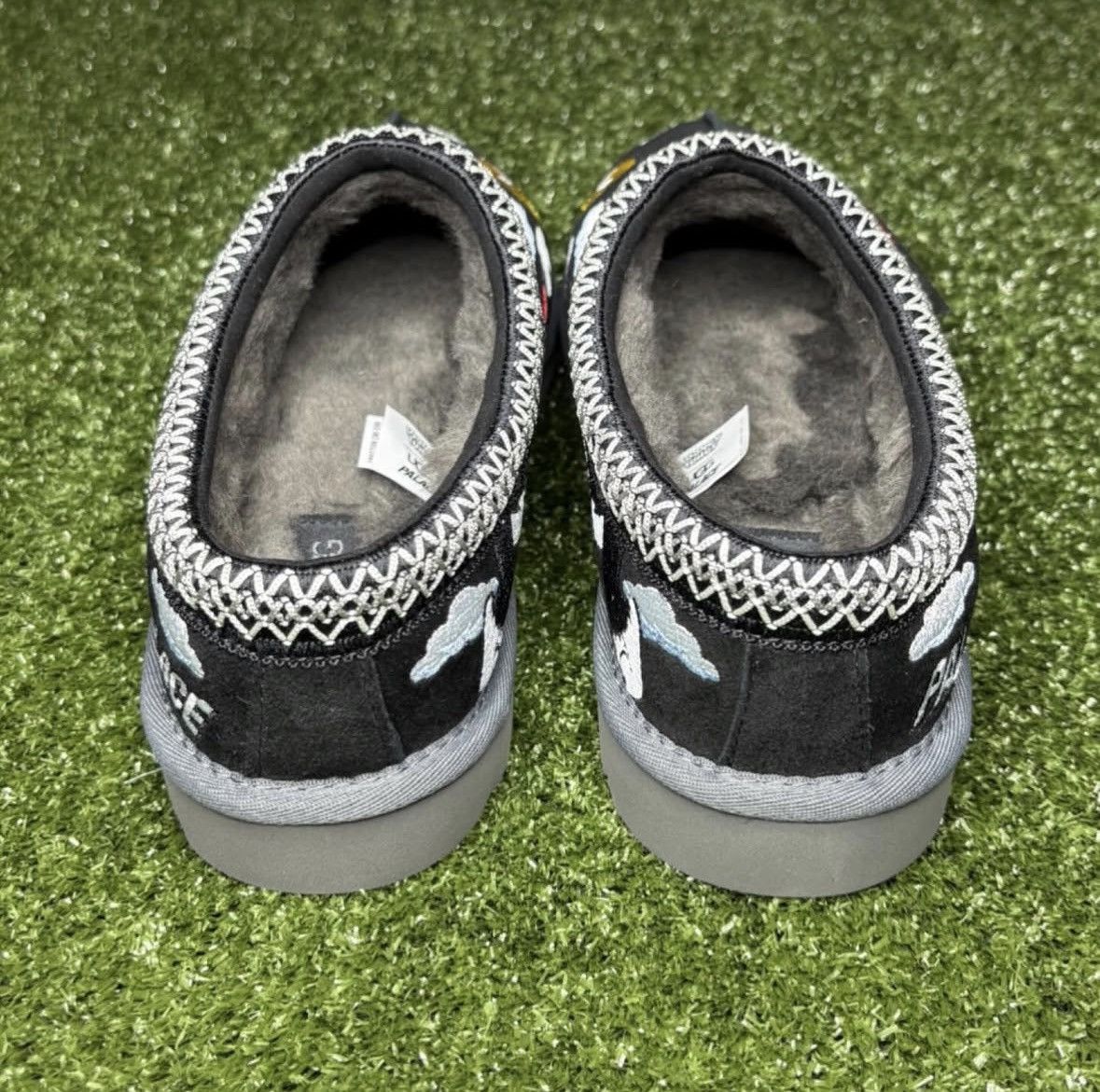 Palace Palace UGG Black Looney Toons Tasman Slippers Size US 9 / EU 42 - 4 Thumbnail
