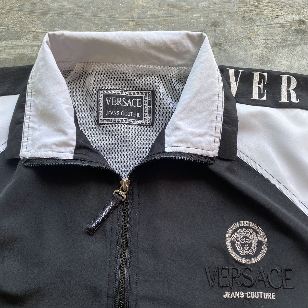 Versace Jeans Couture 1990s VERSACE Boxy Oversize Sweater MIKE TYSON ERA Size US XL / EU 56 / 4 - 6 Thumbnail